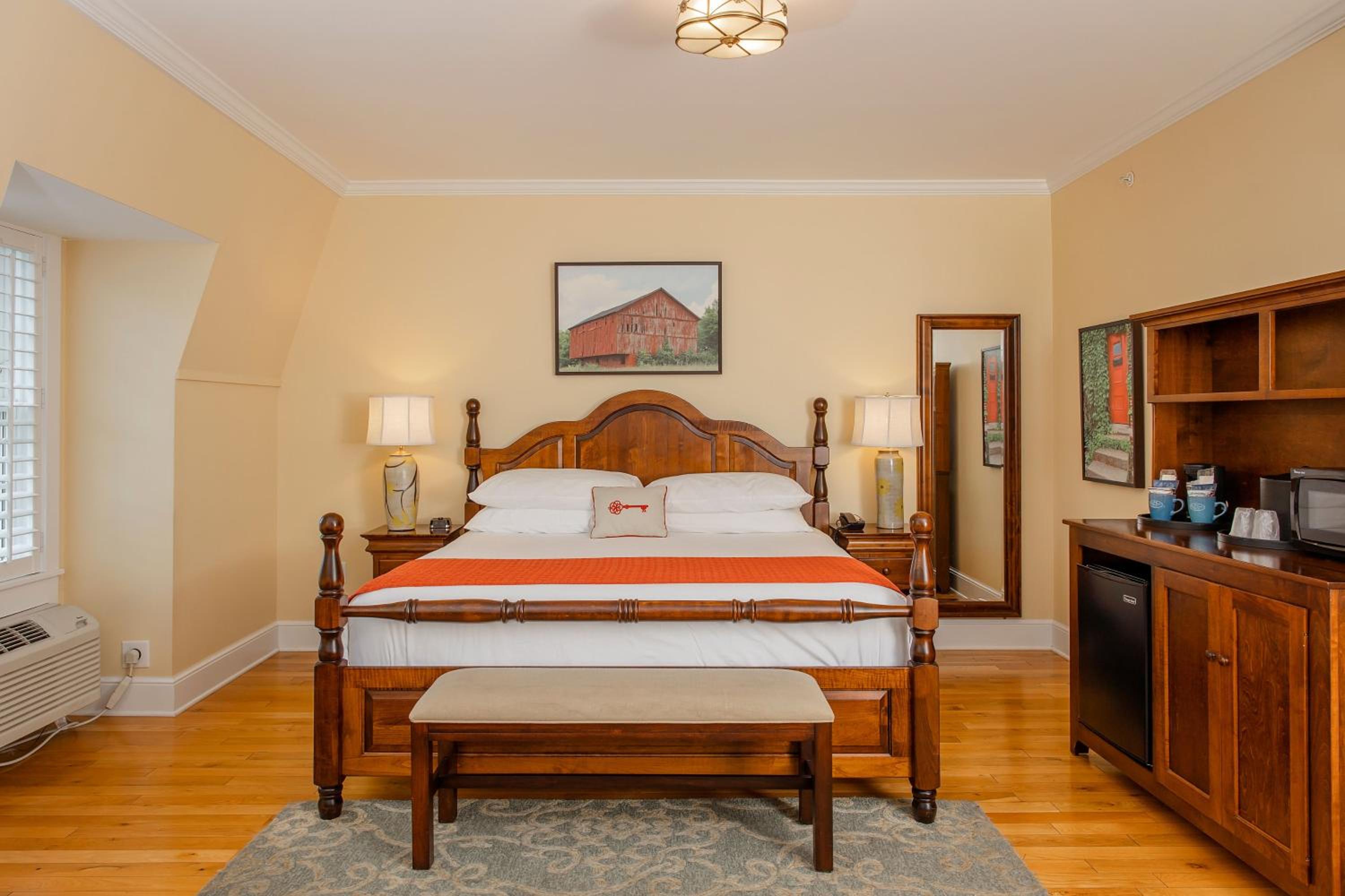 Deluxe King Room photo 3