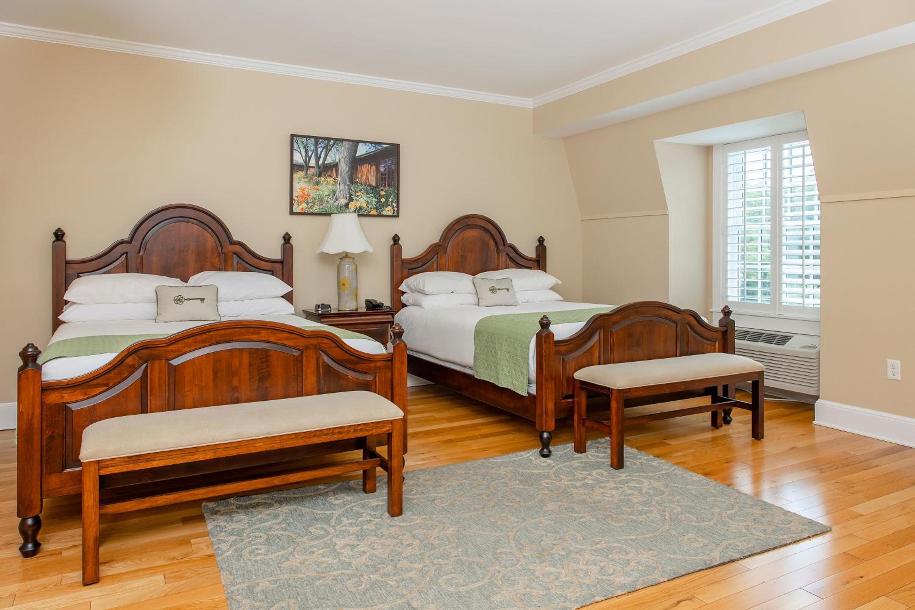 Deluxe Queen Room with Two Queen Beds