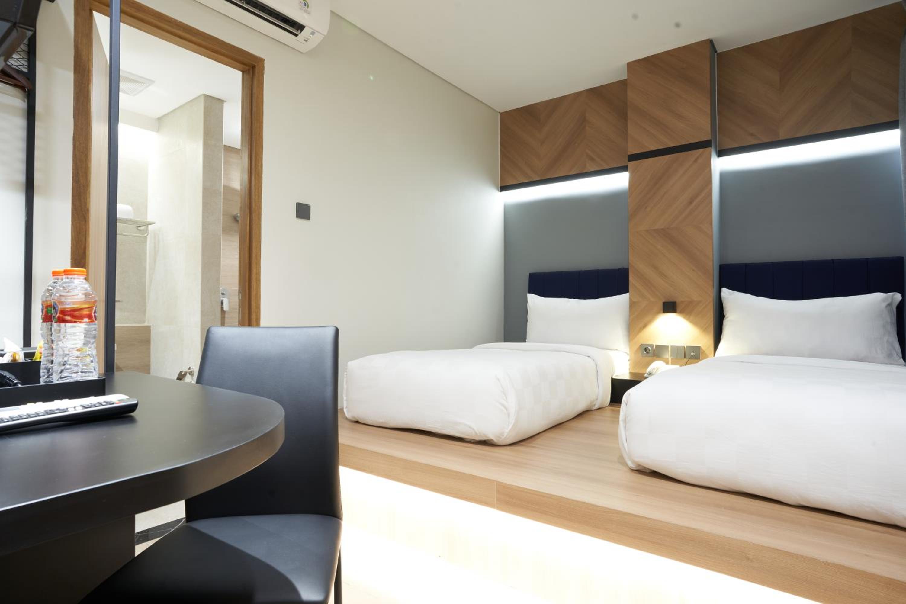 Small Twin Room  - Photo 4