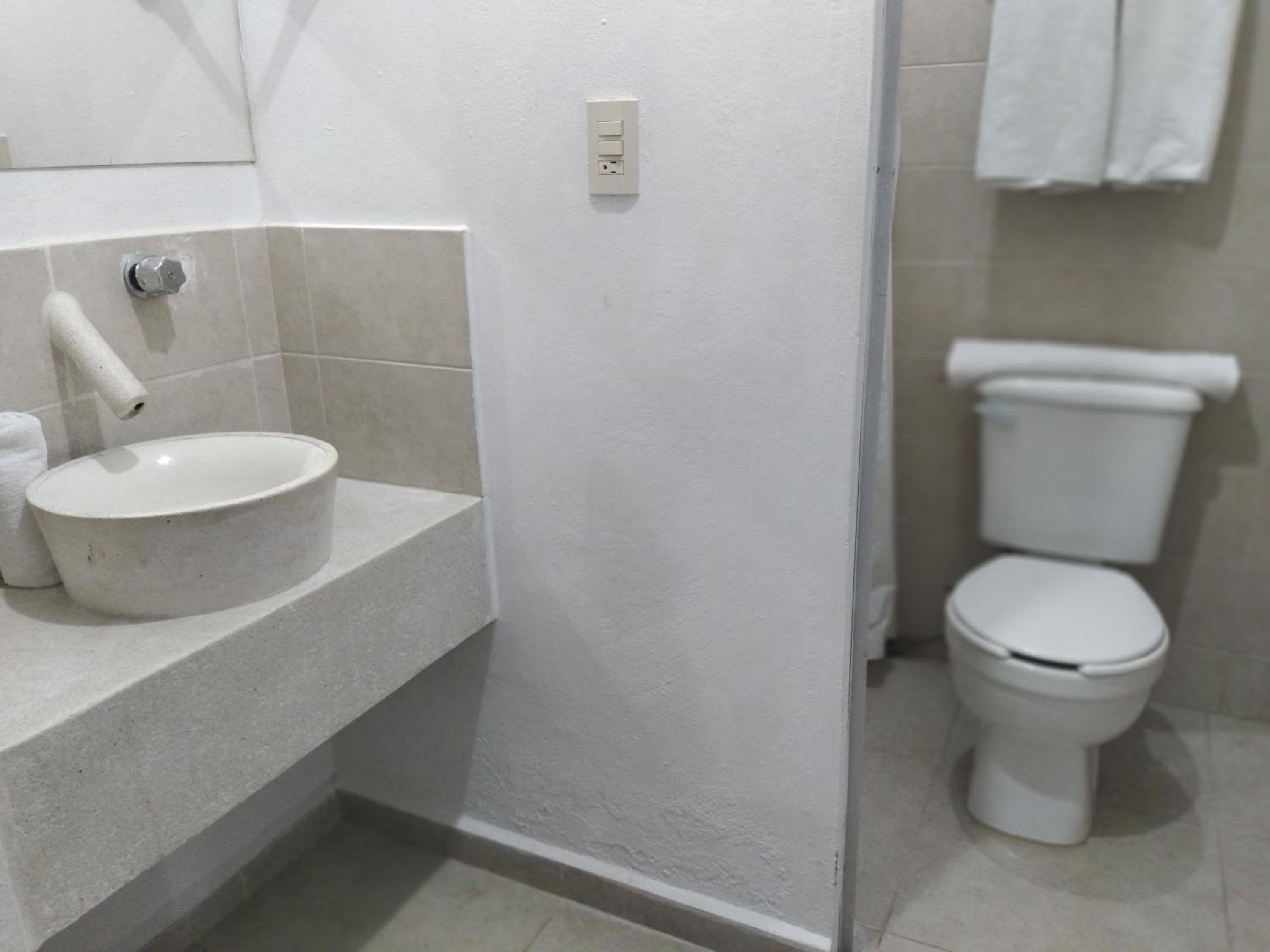 Double Room with Garden View - Photo 15