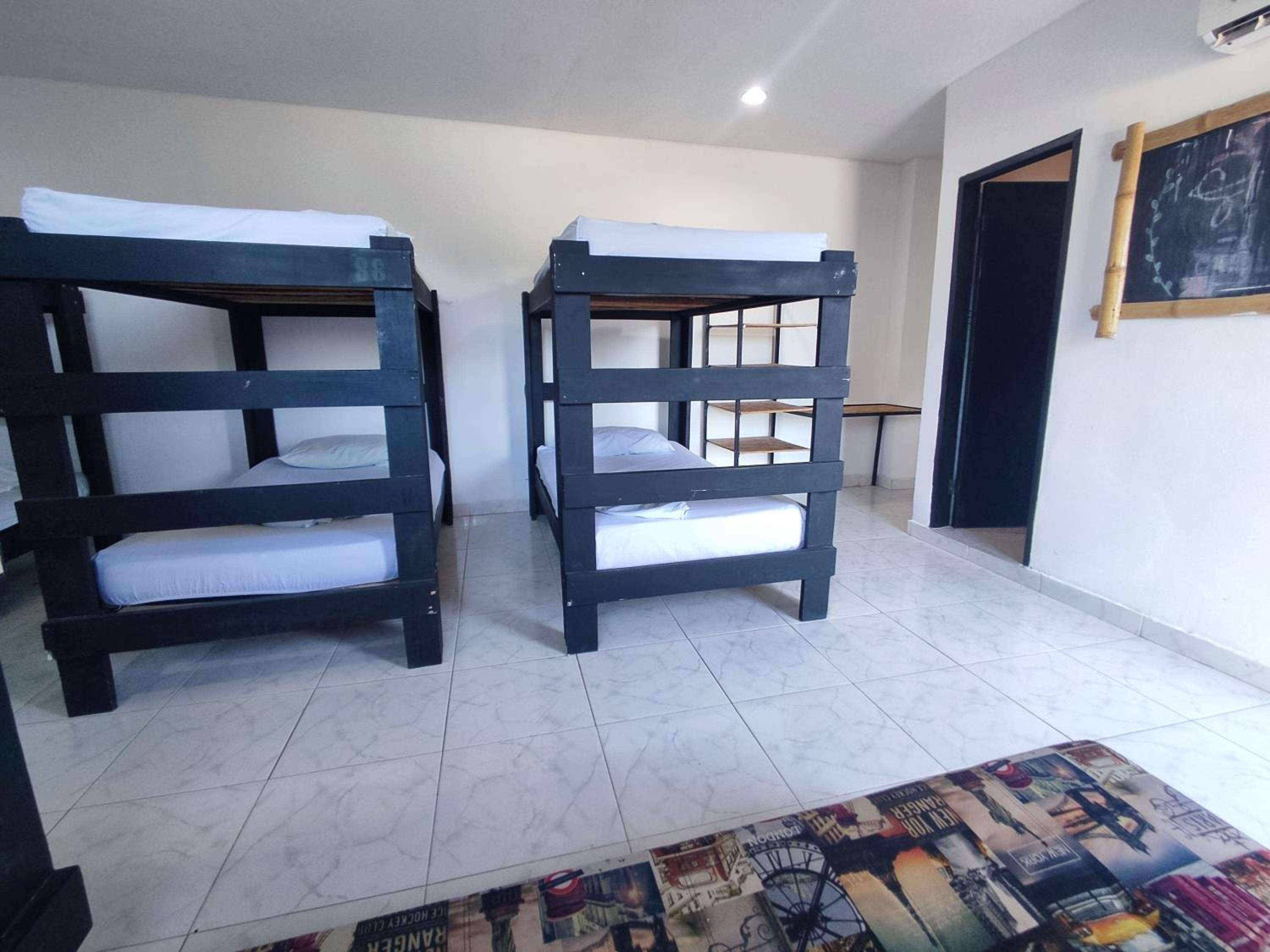 Bed in 8-Bed Mixed Dormitory Room photo 3