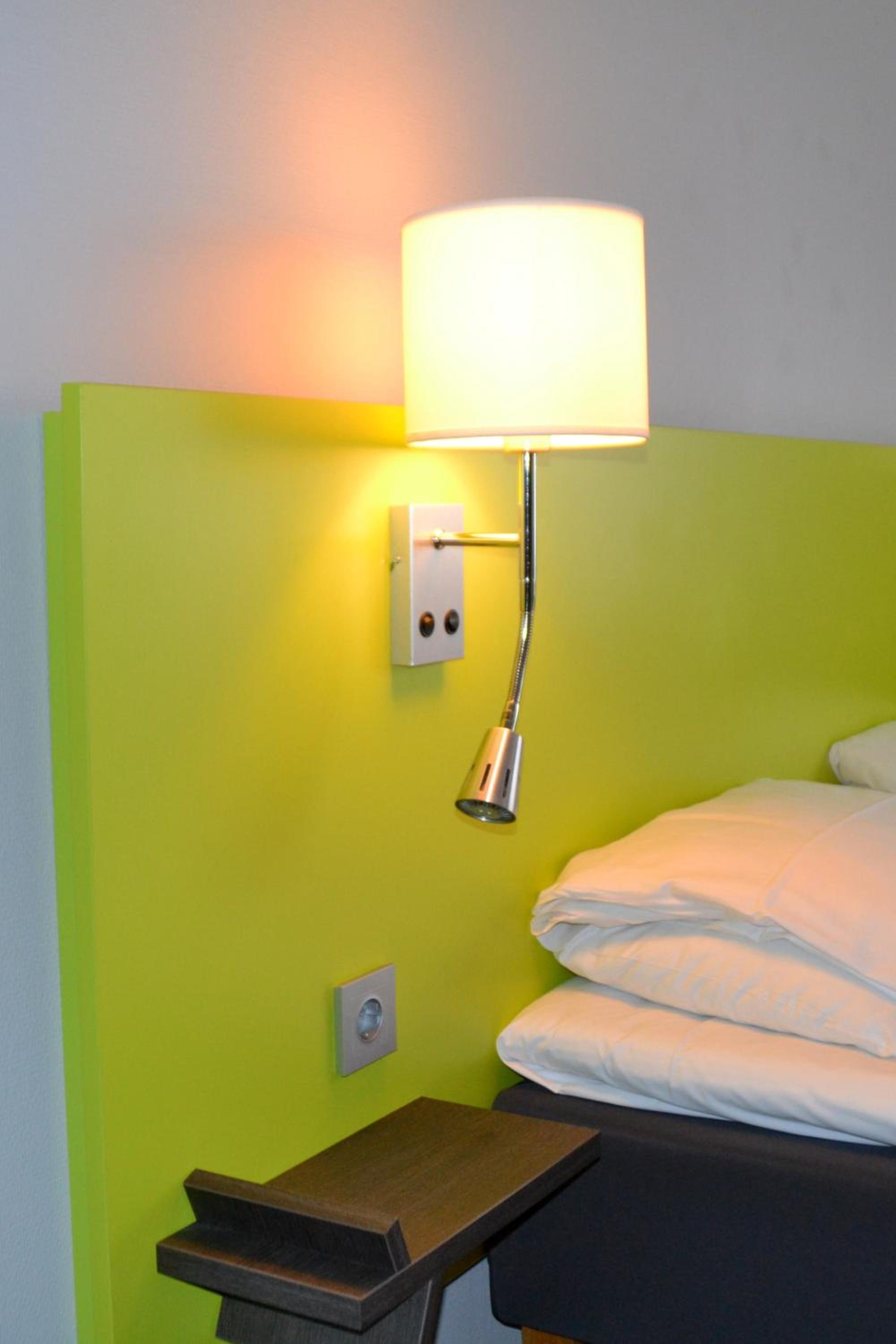 Standard Twin Room - Photo 3