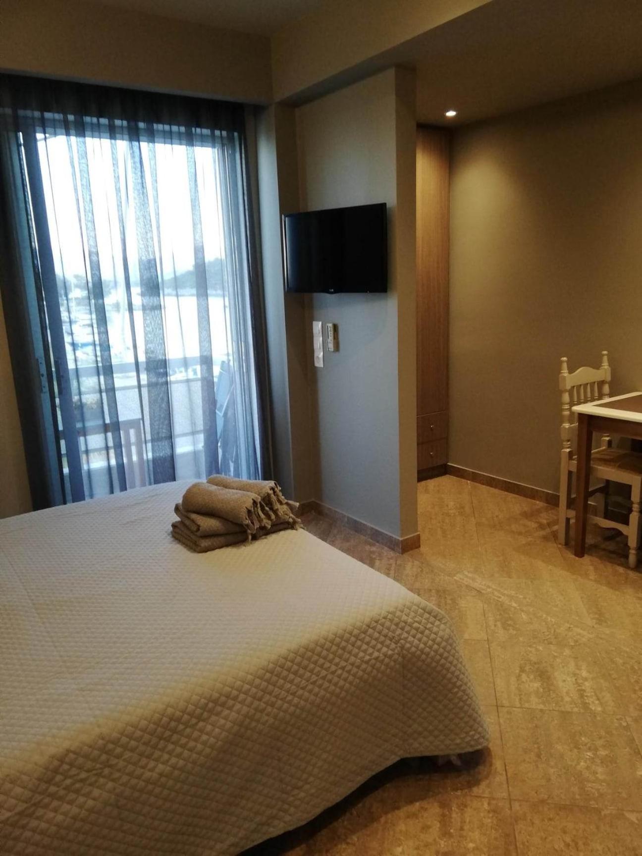 Deluxe Double Room with Sea View photo 3