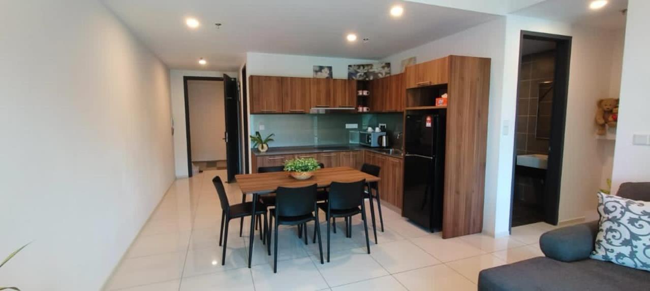 Apartment with Mountain View - Photo 4