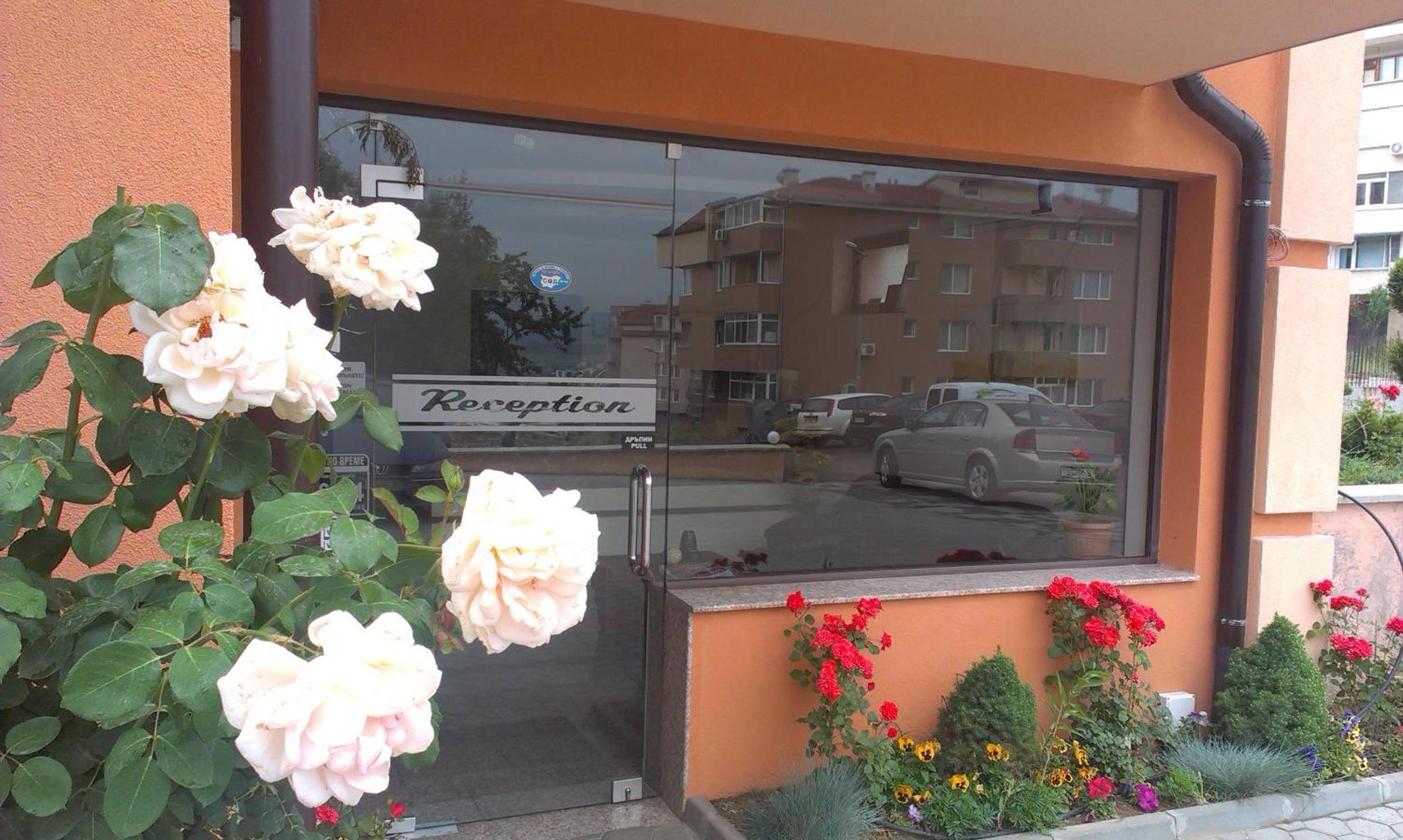 One-Bedroom Apartment (6 Adults) with Free Parking photo 2