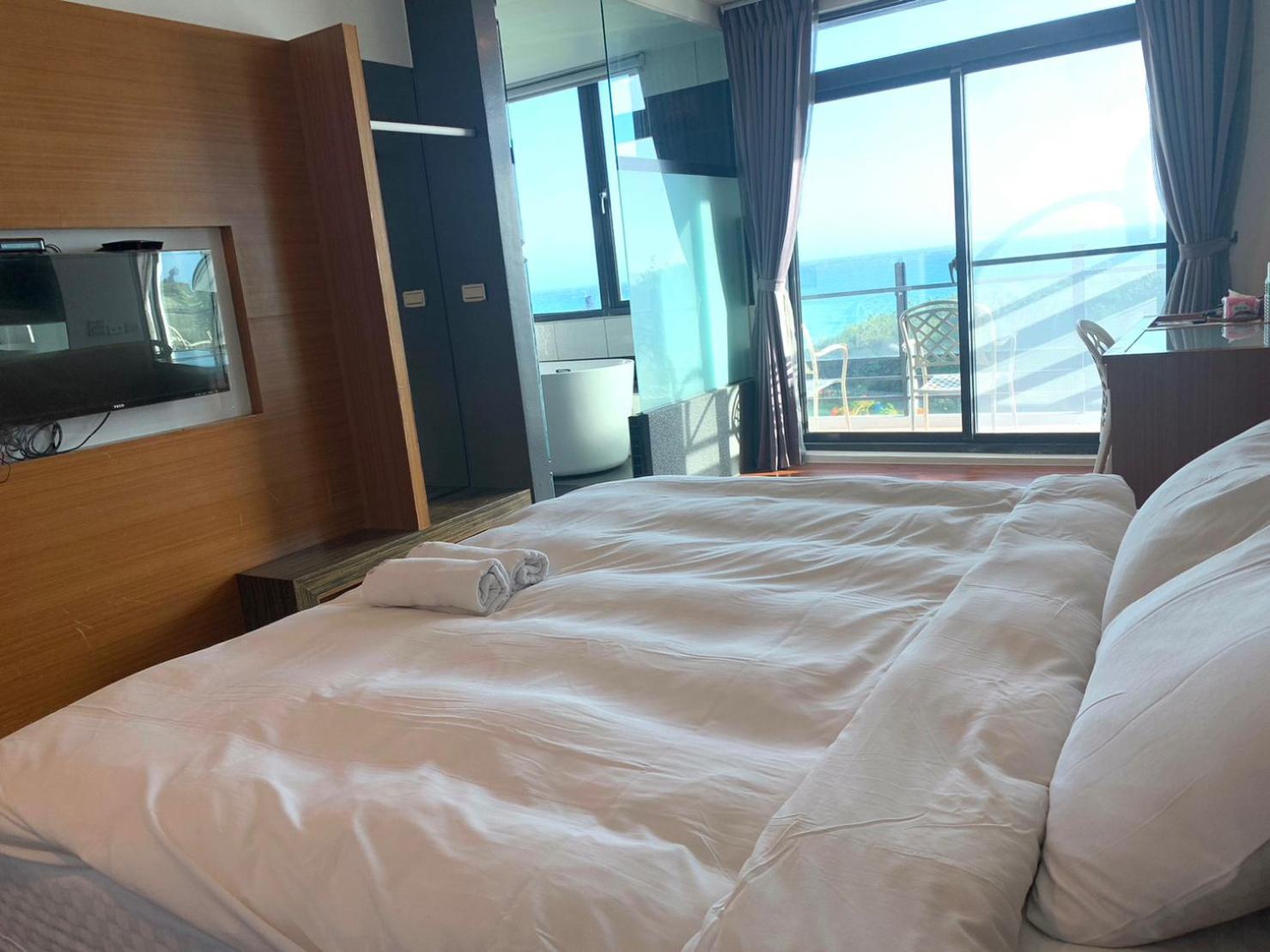 Double Room with Balcony and Sea View photo 3