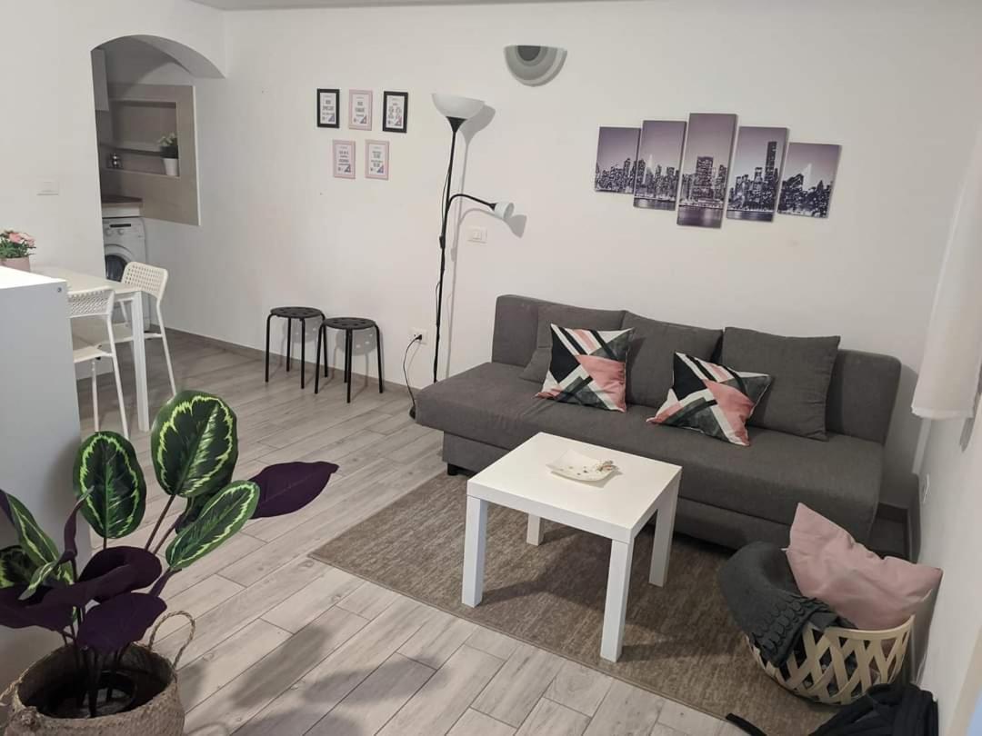 Studio Apartment - Photo 12