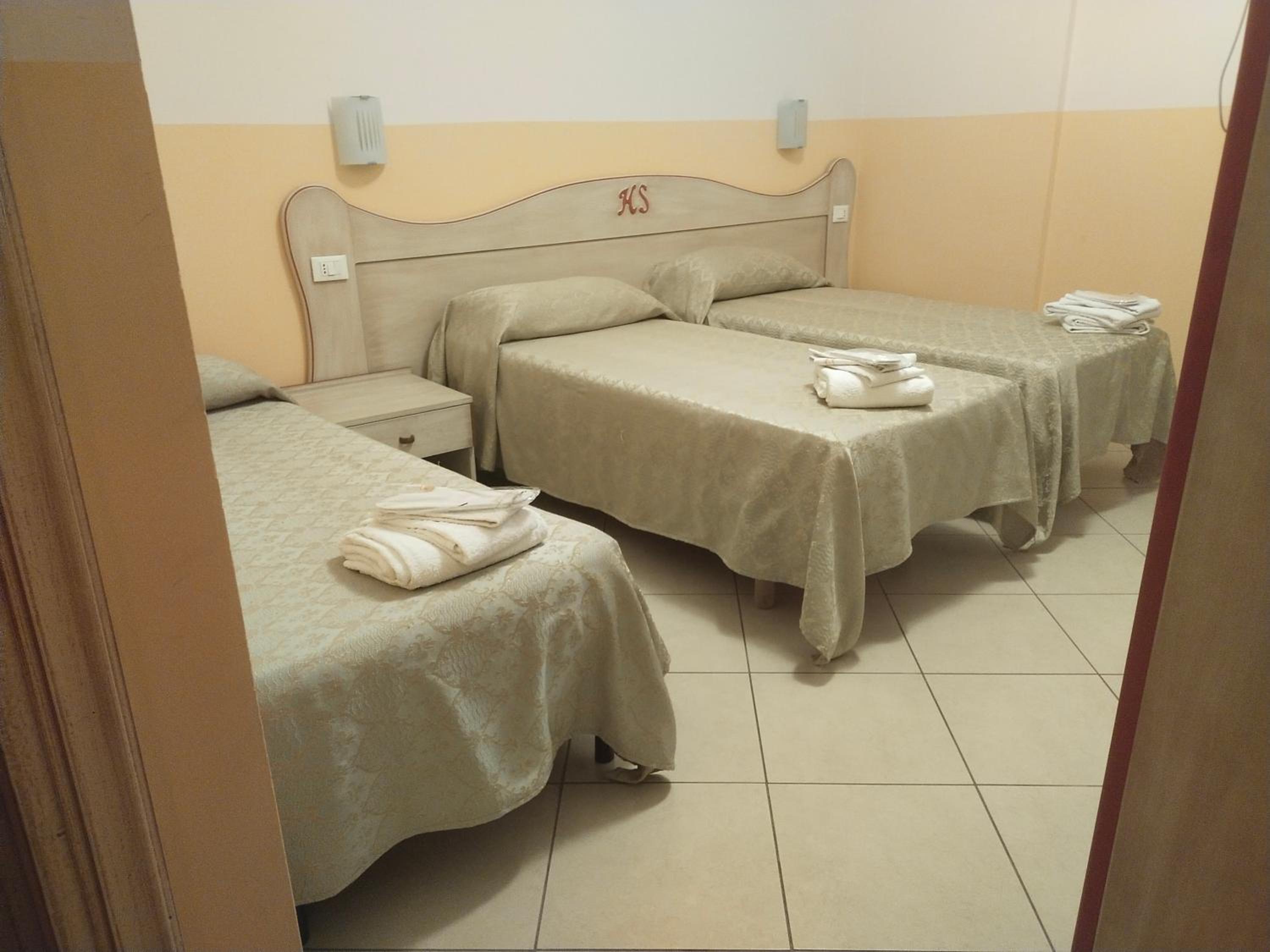 Basic Triple Room