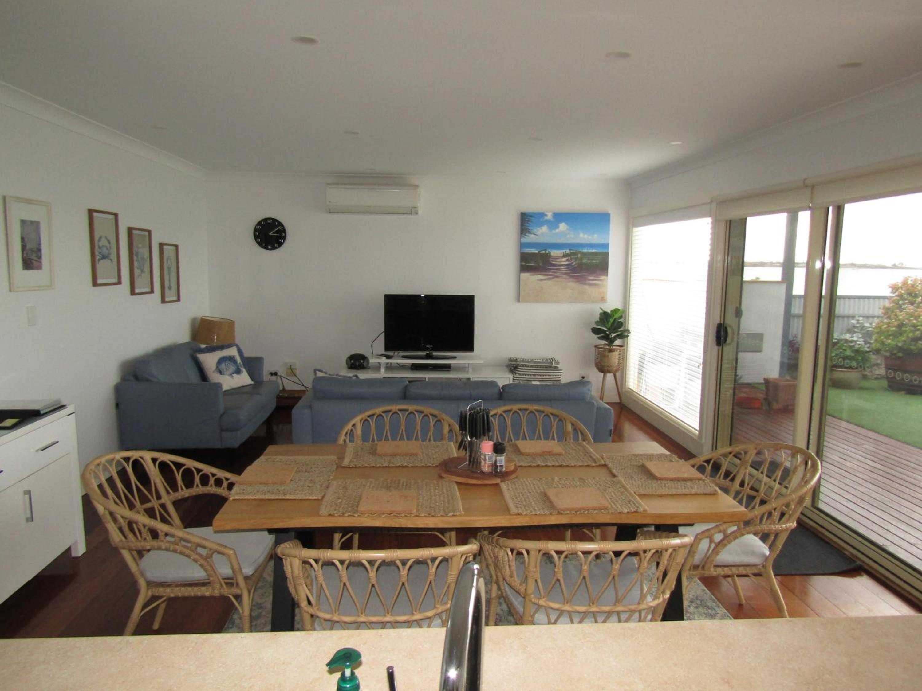 Three-Bedroom Vacation Home  photo 2