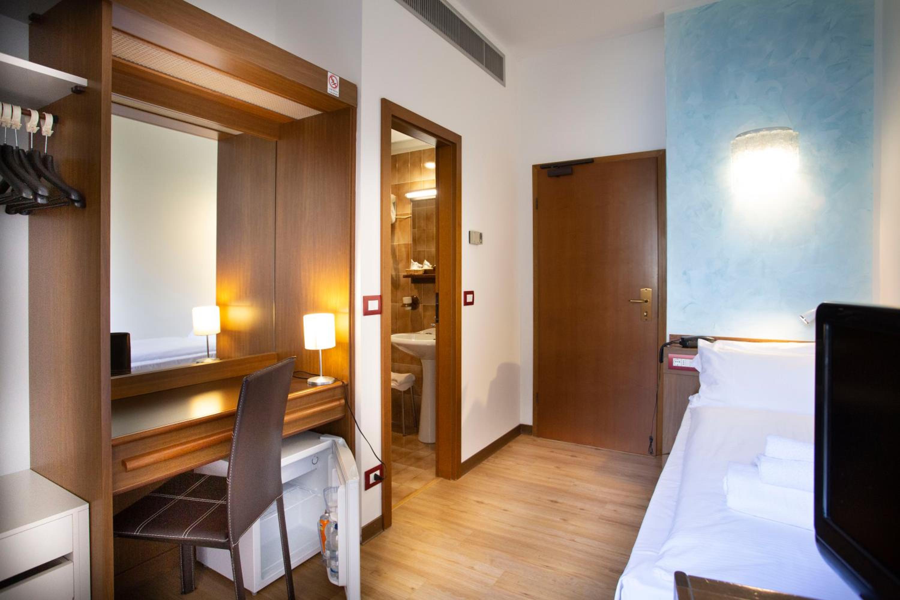 Single Room photo 1