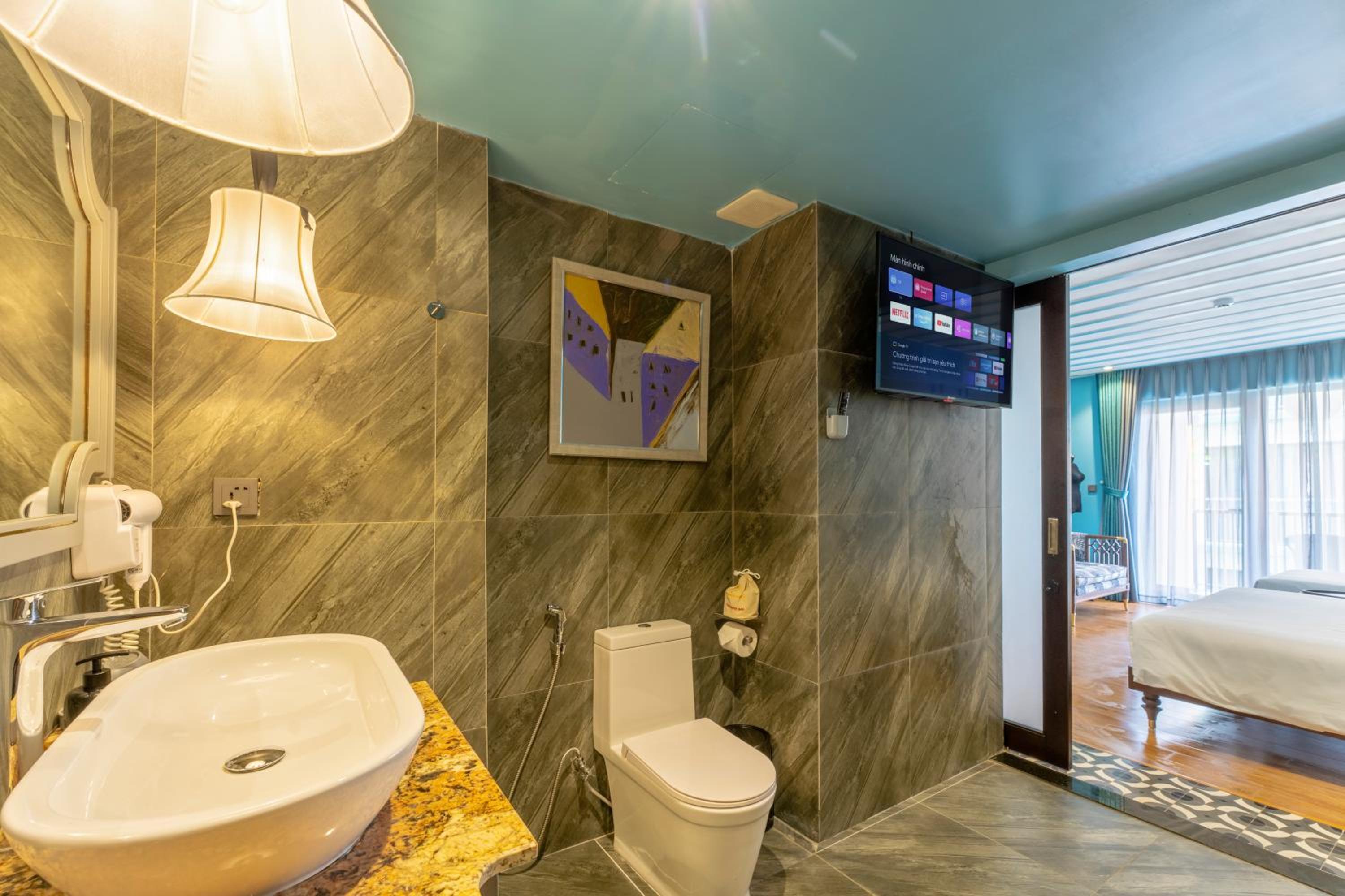 Premium Deluxe Room - Photo 9