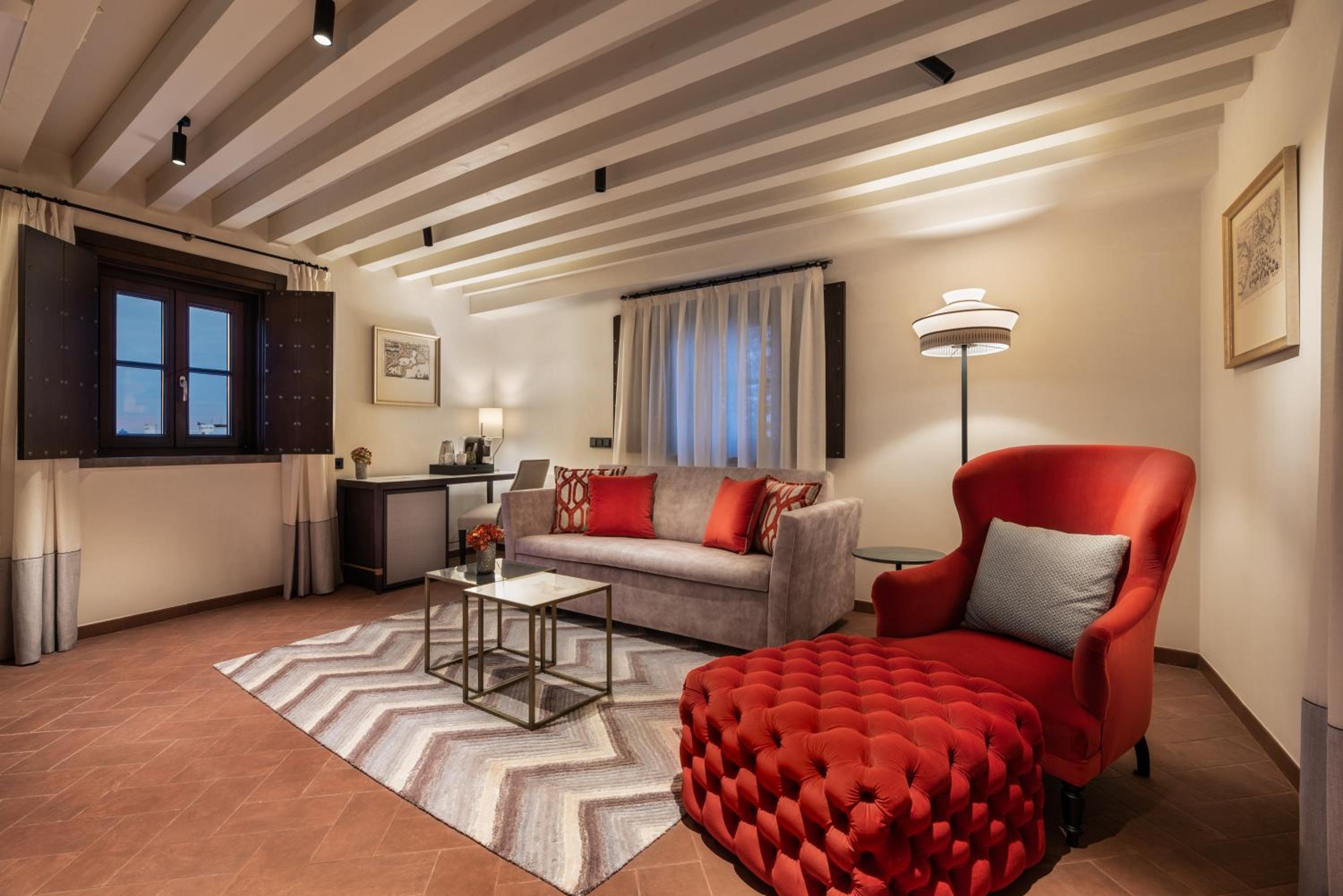 Junior Suite with views - Photo 4