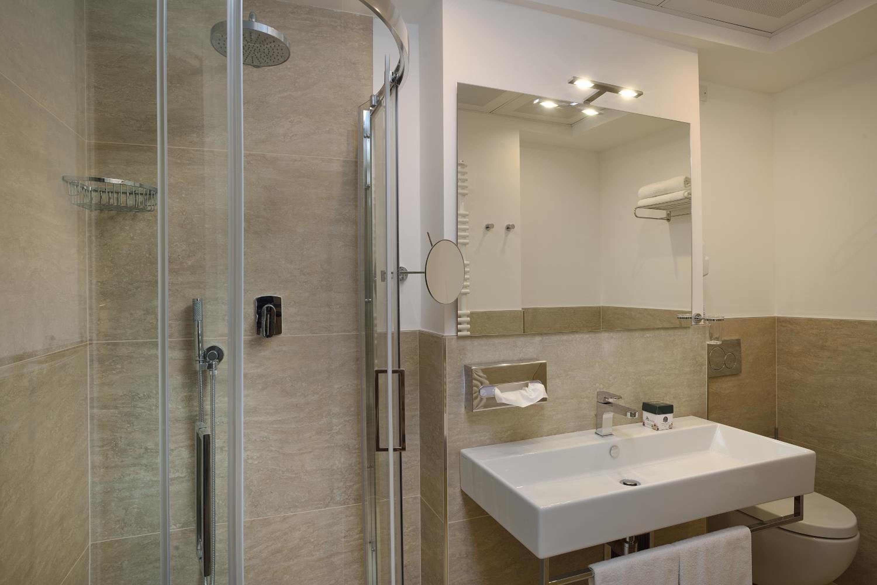 Junior Suite - Photo 7