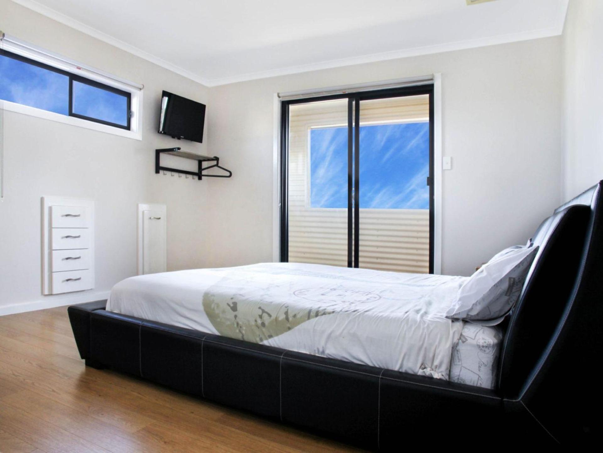 Three-Bedroom Apartment photo 1