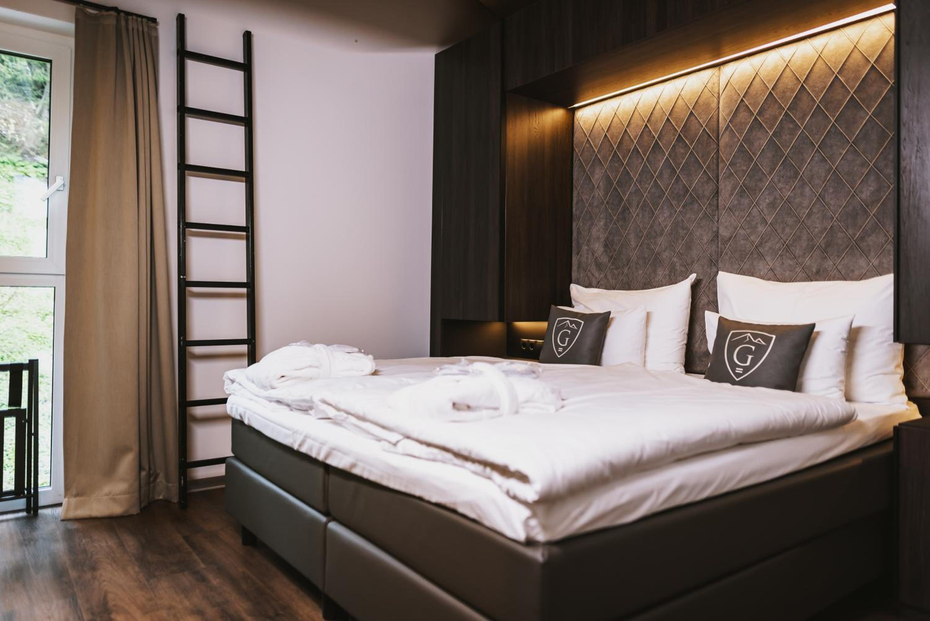 Penthouse Suite with Private Sauna and 2 bedrooms - Photo 13