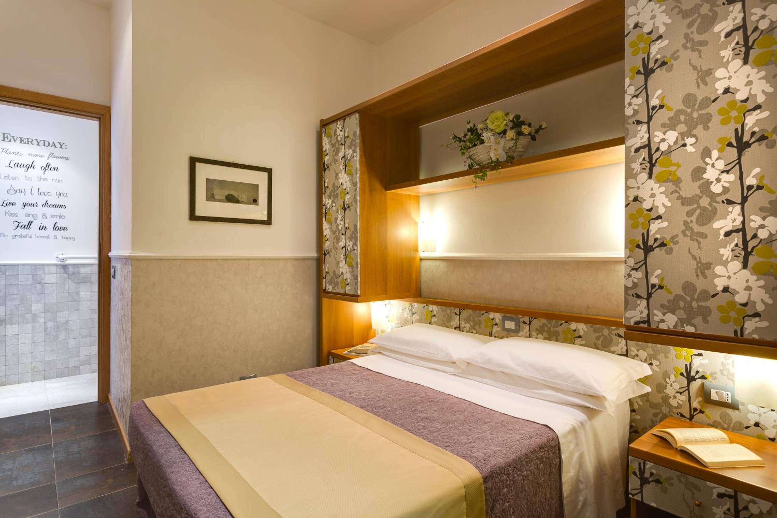 Small Double Room photo 1