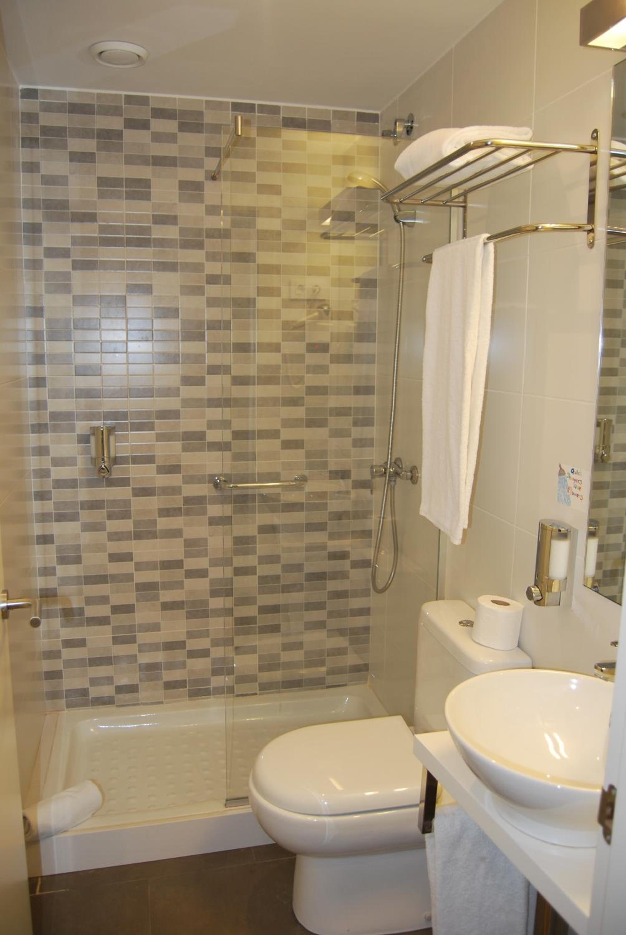 Deluxe Triple Room photo 2