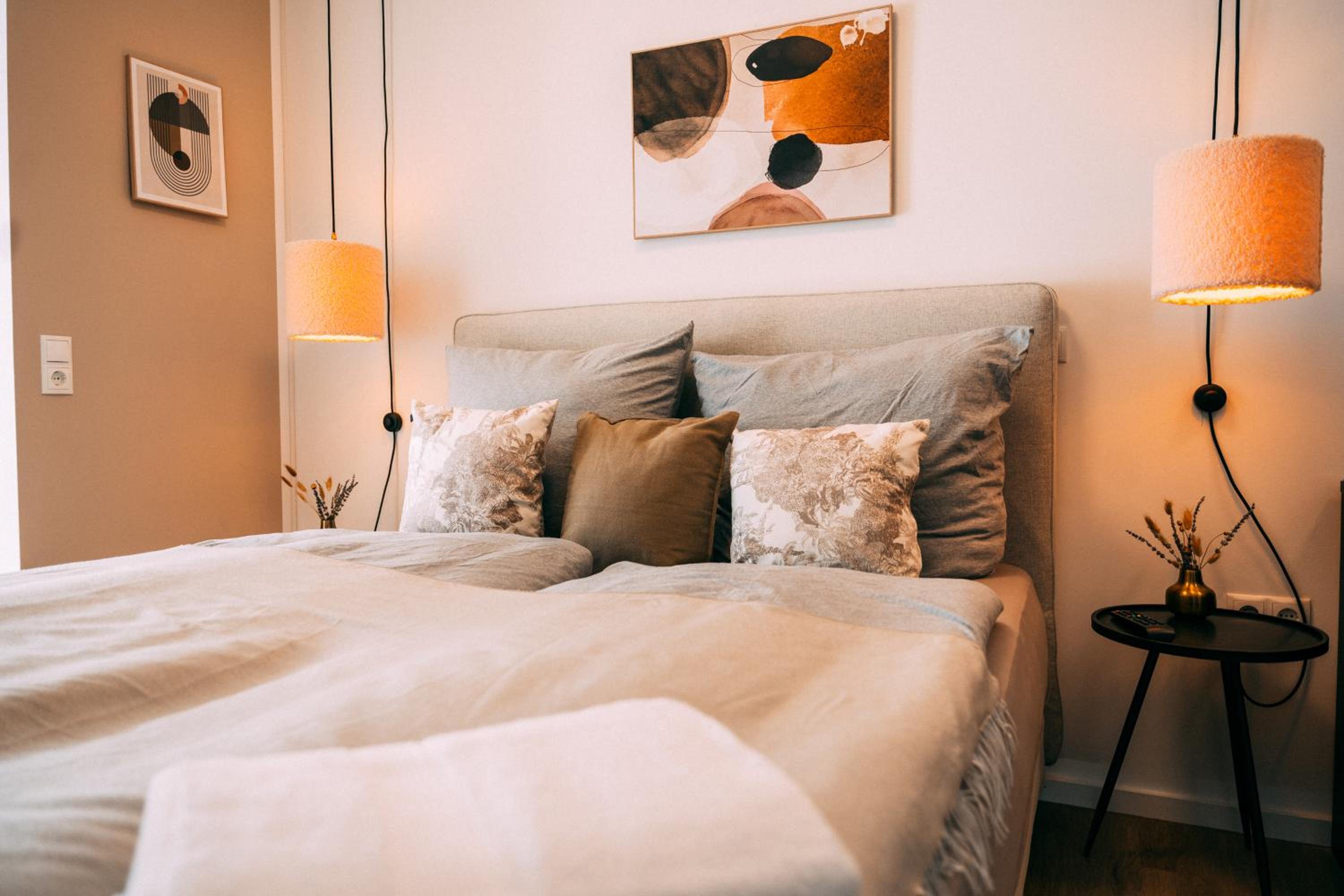 One-Bedroom Apartment photo 1