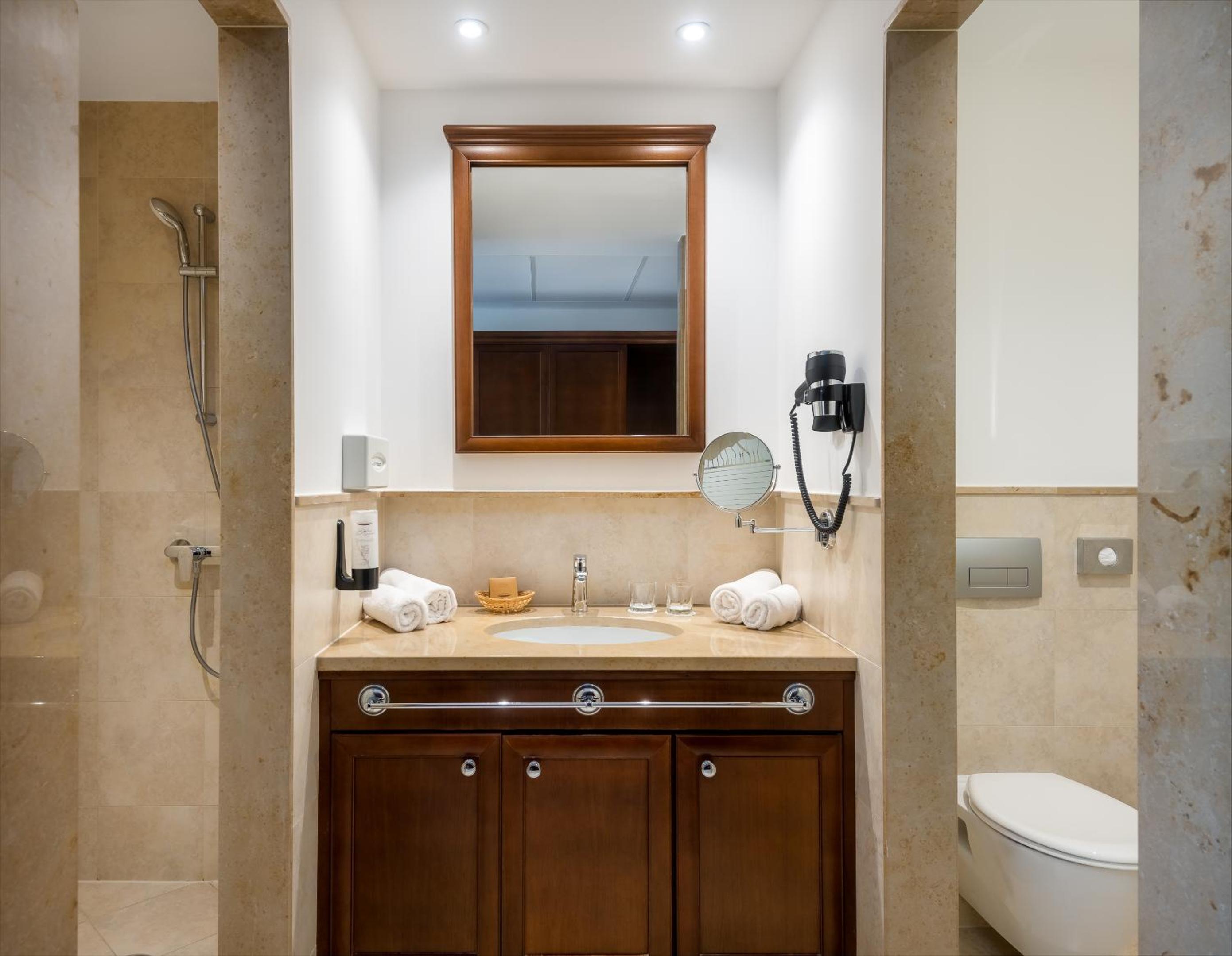 Superior Double Room with Balcony photo 3