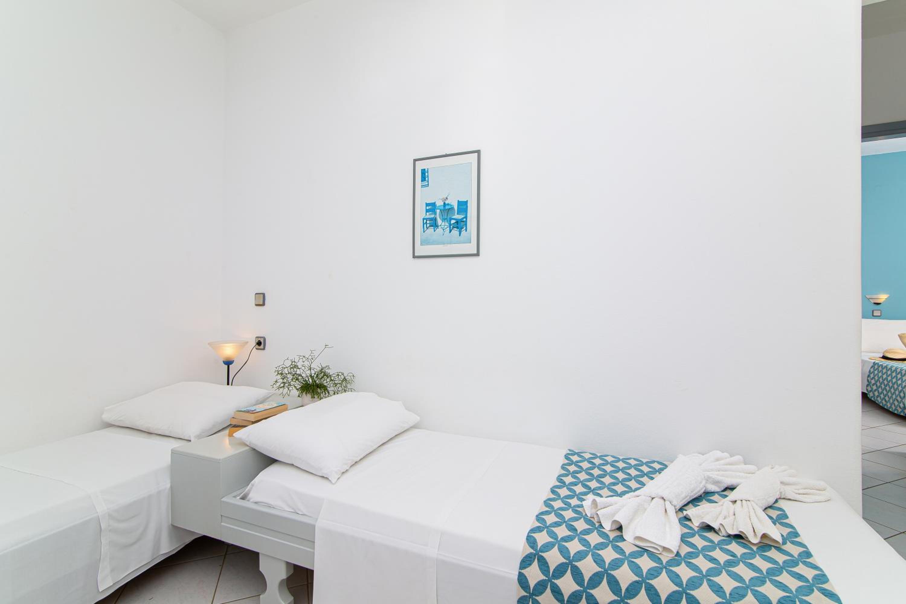 One-Bedroom Apartment (4 Adults) photo 2