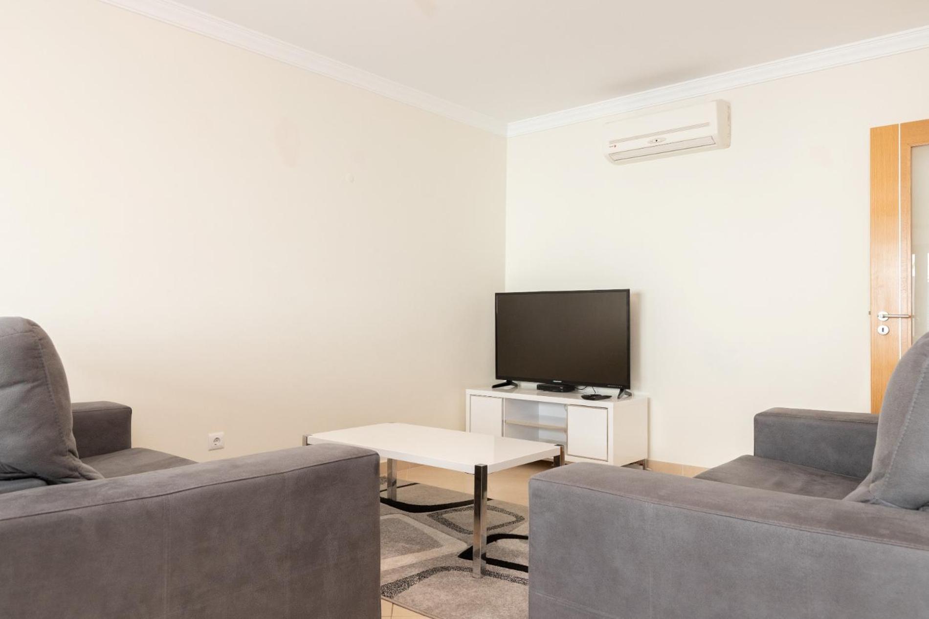 Four-Bedroom House photo 1
