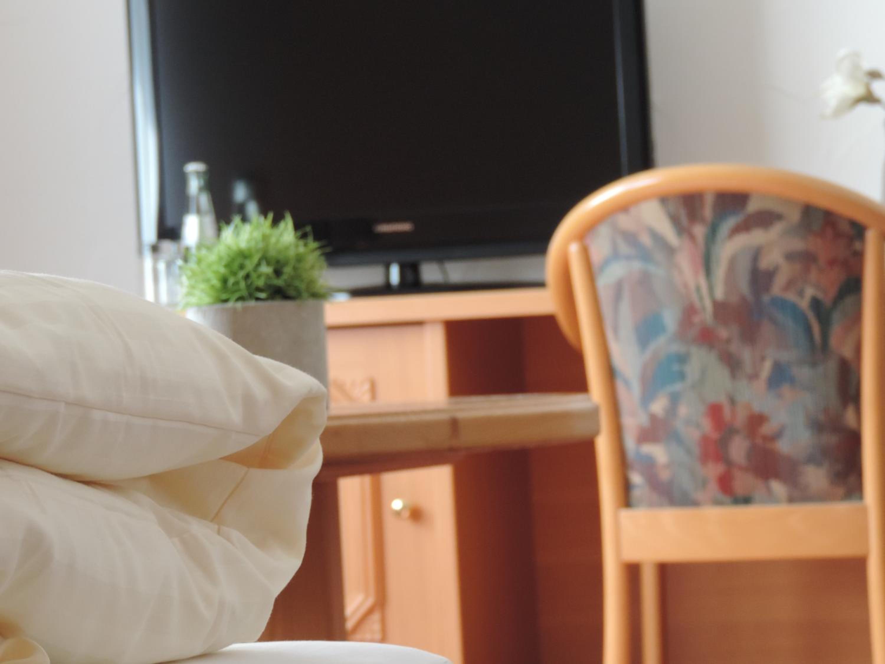 Standard Double Room - Photo 13