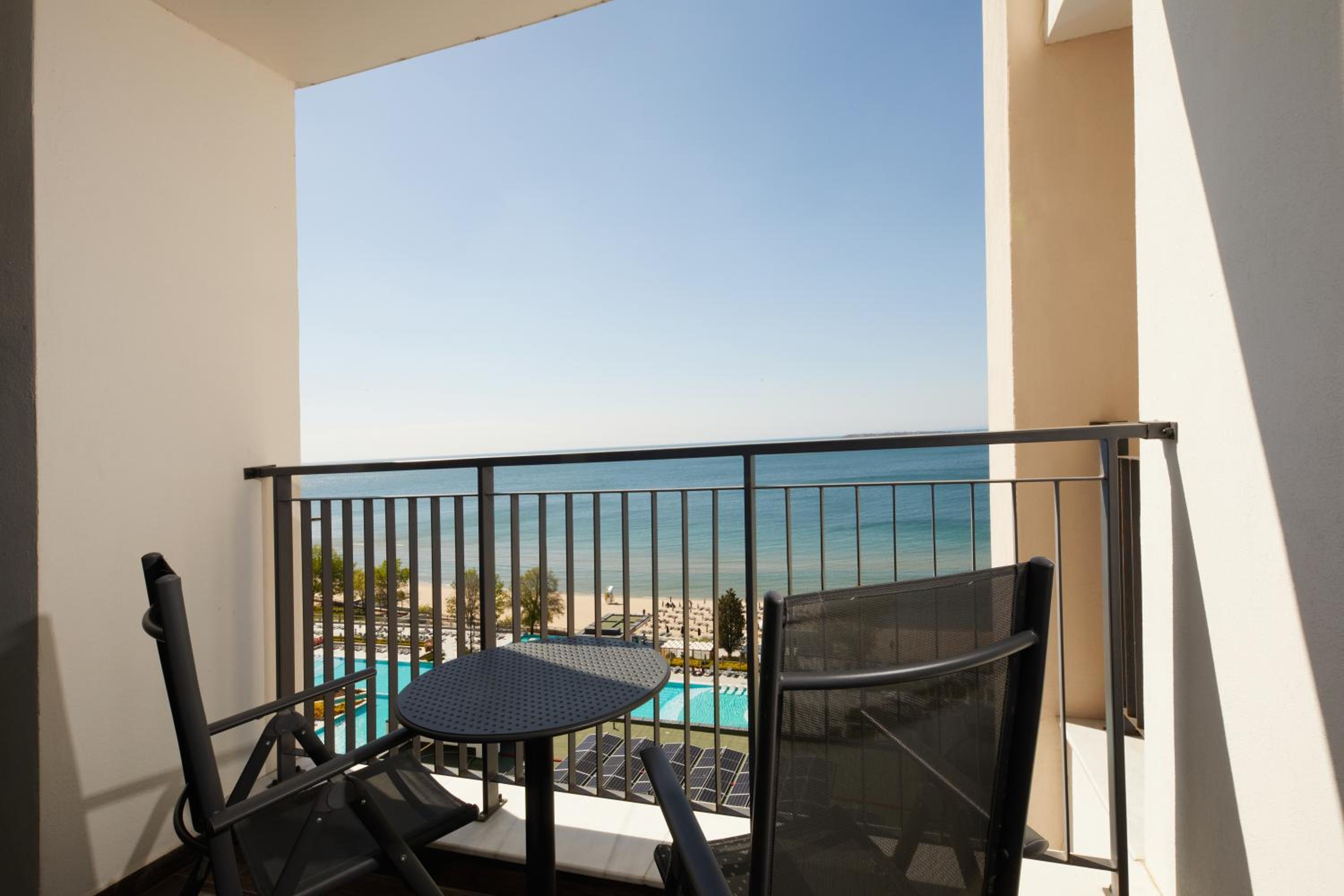 Double Deluxe Frontal Sea View