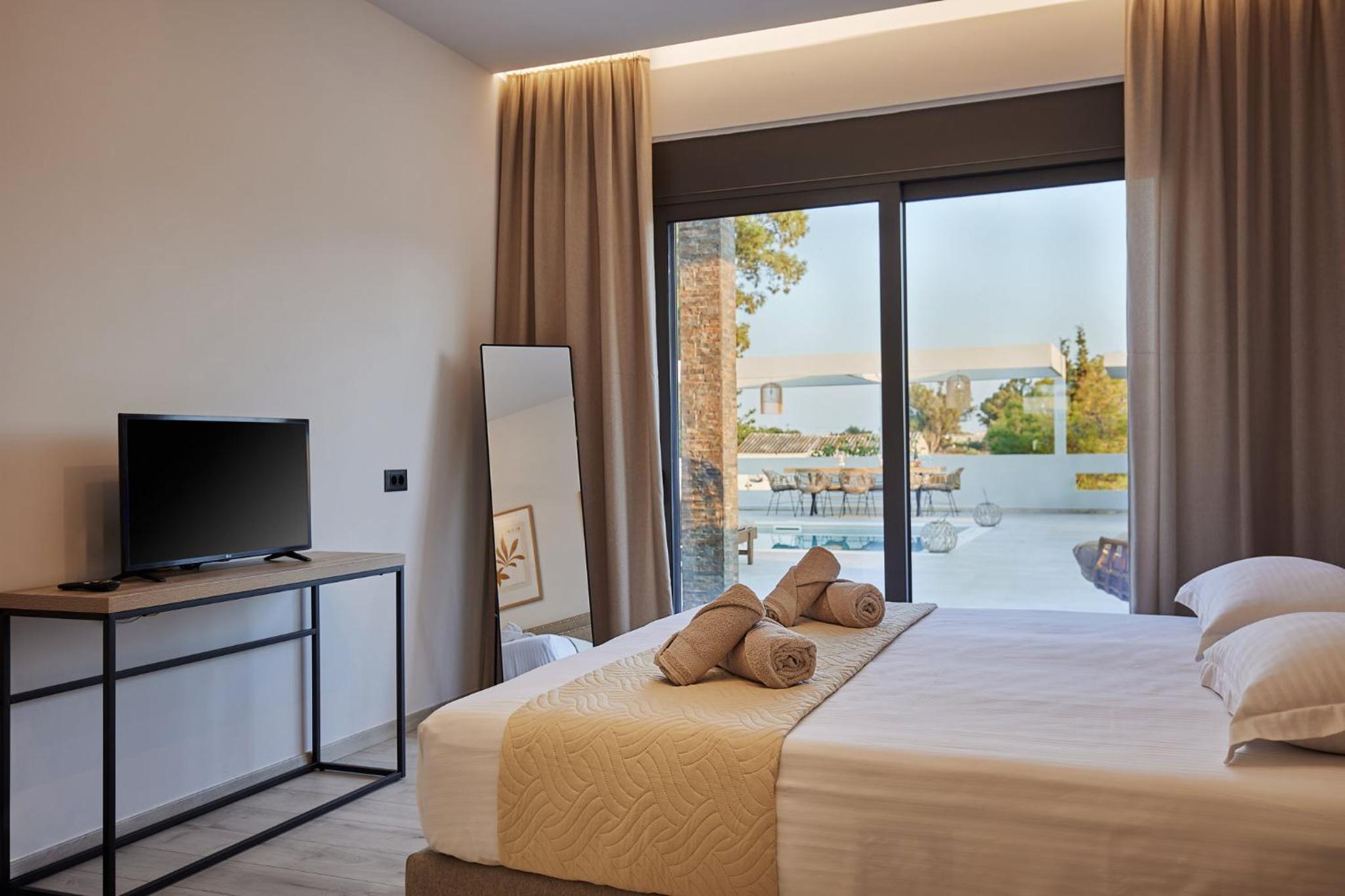 Three-Bedroom Villa photo 1