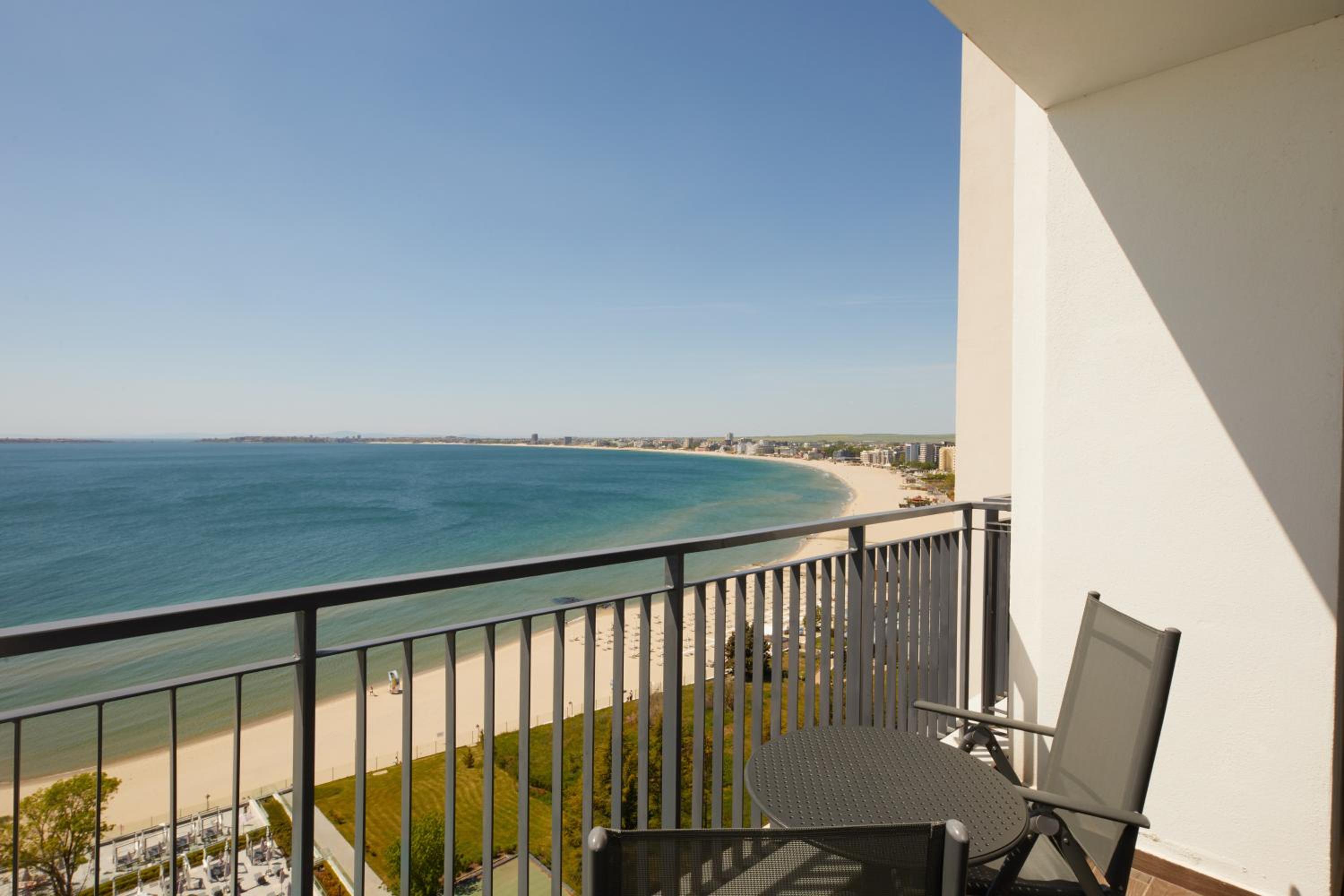 Preferred Club Double Deluxe Frontal Sea View