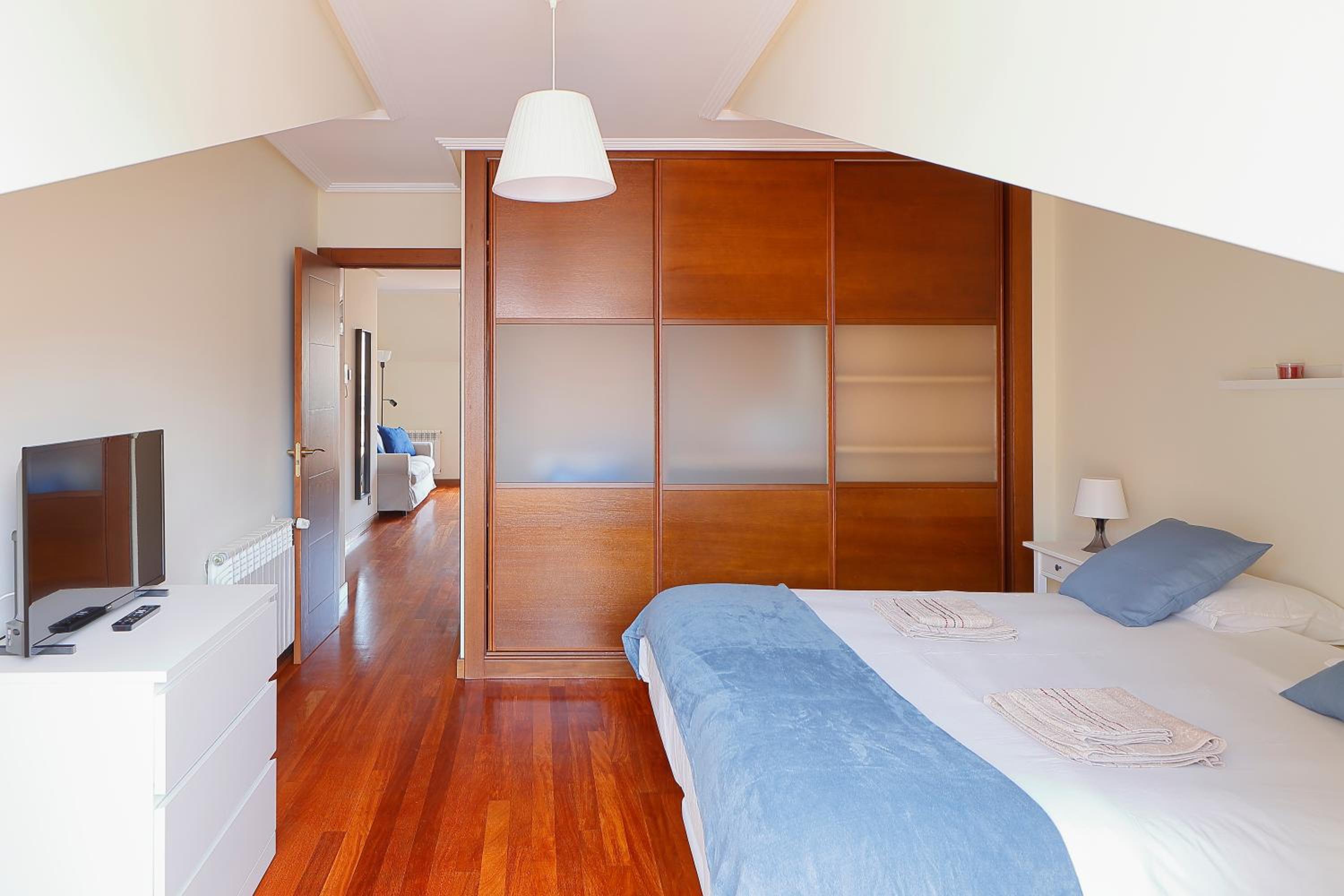 One-Bedroom Apartment photo 3