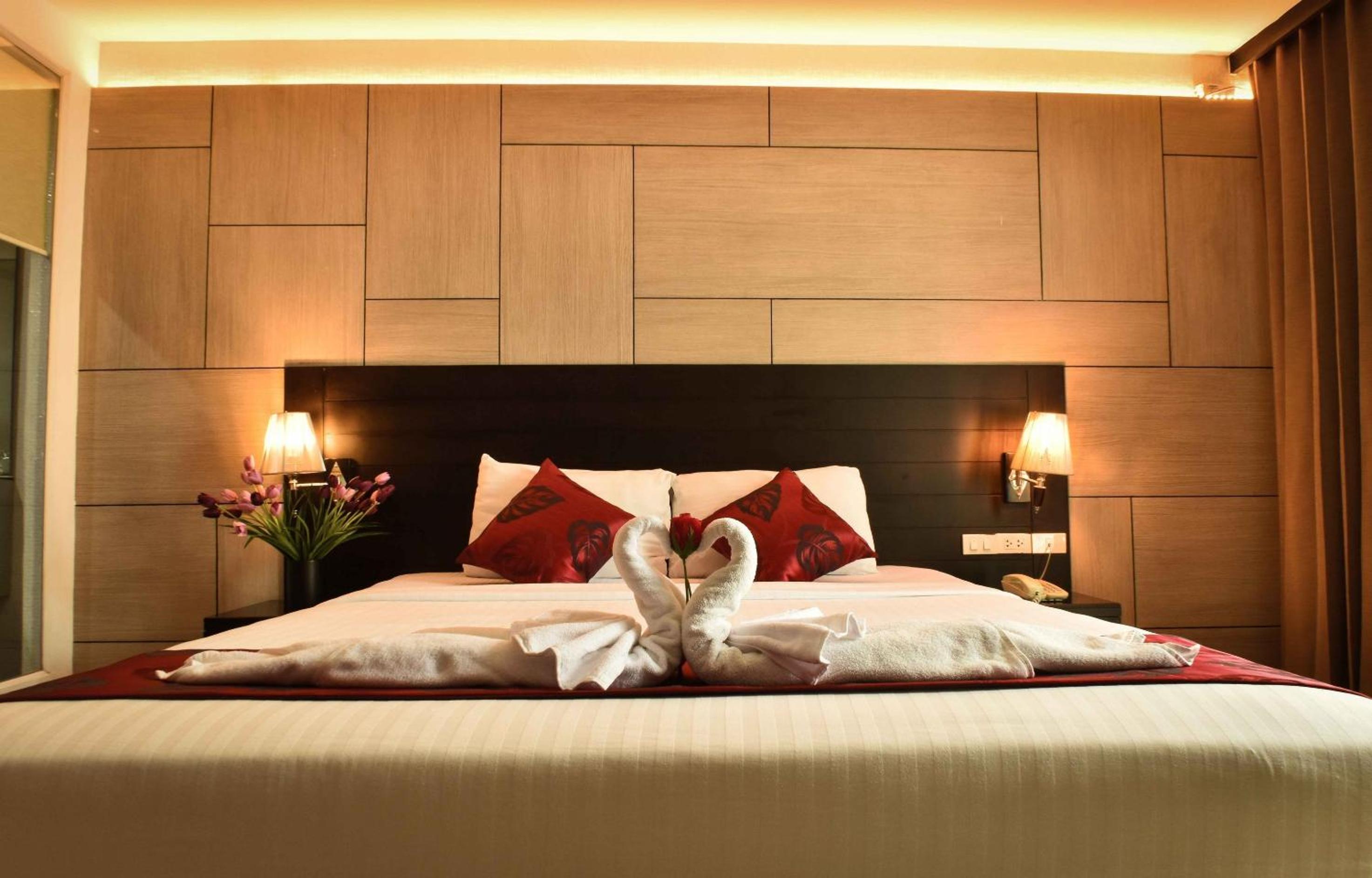 Boss Suites Nana Hotel — photo 131