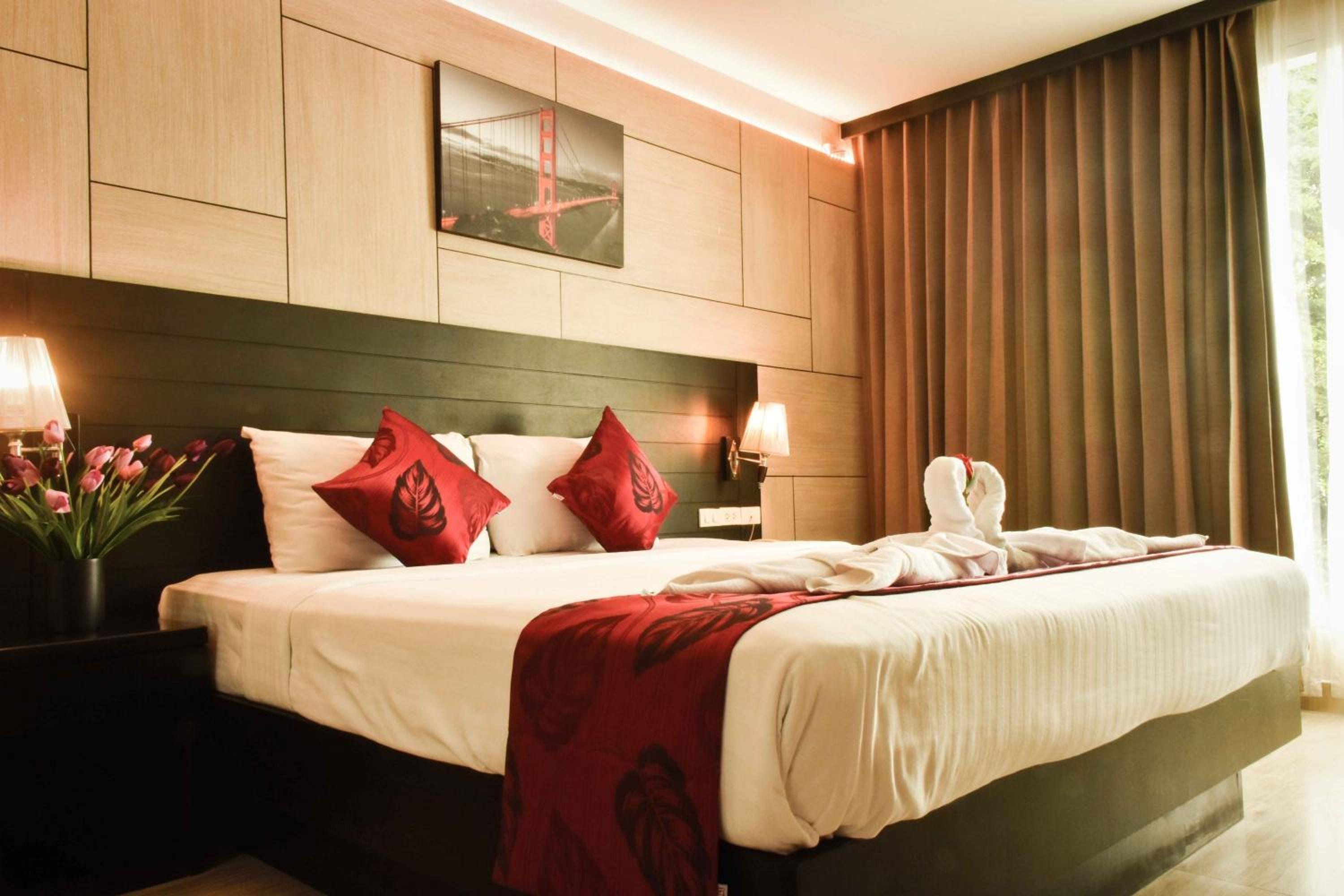 Deluxe Double Or Twin Room - City View