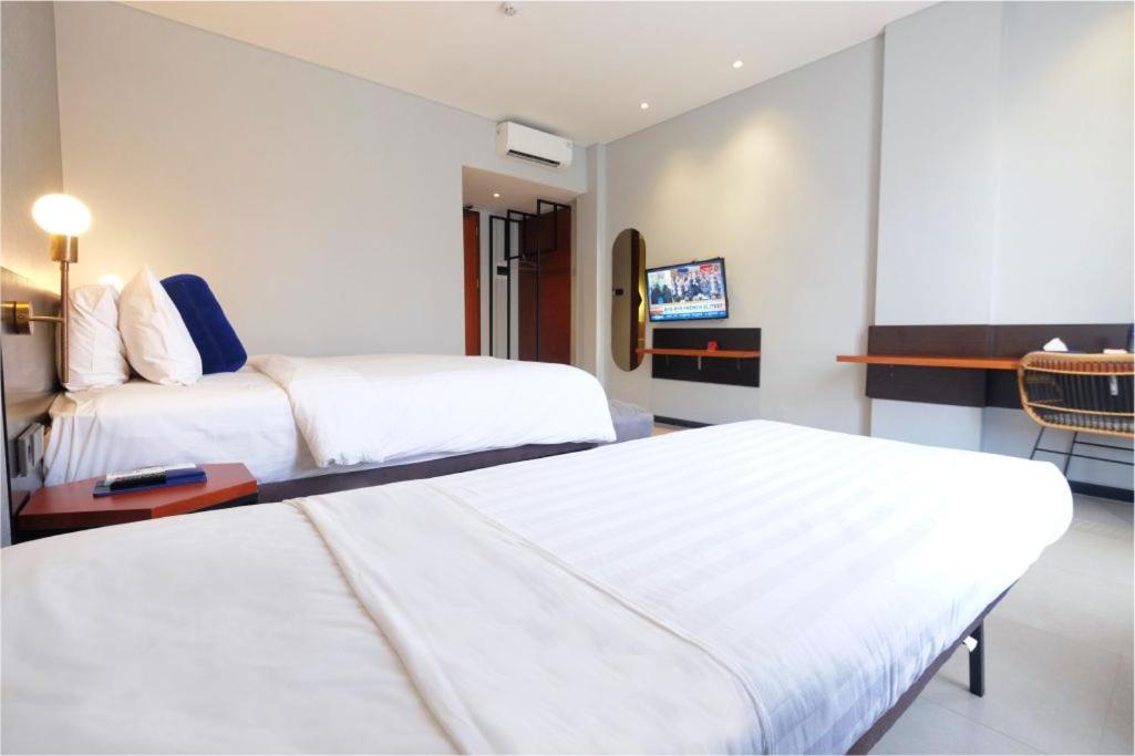 Deluxe Family Room - Photo 1