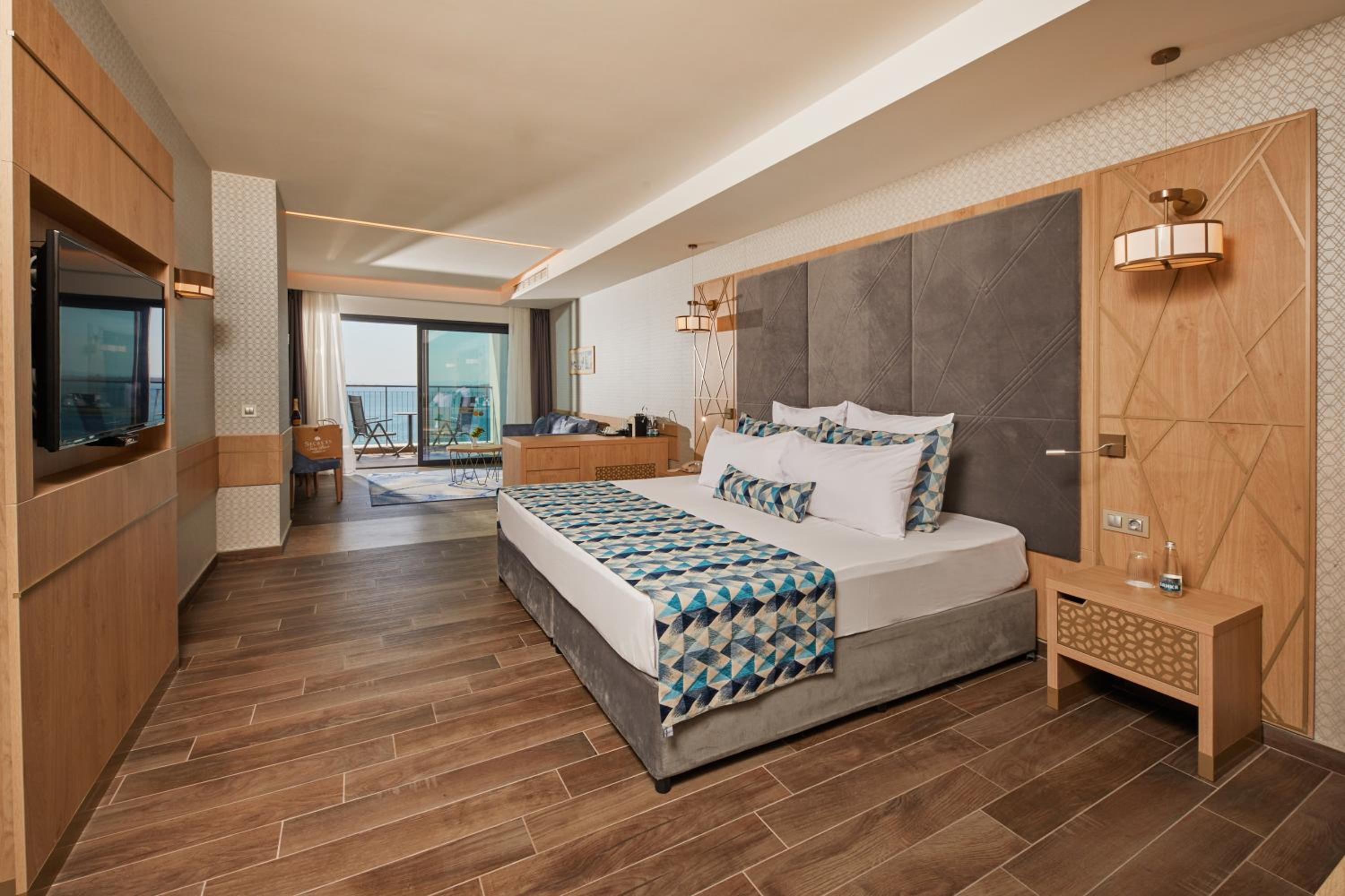 Preferred Club Junior Suite Frontal Sea View