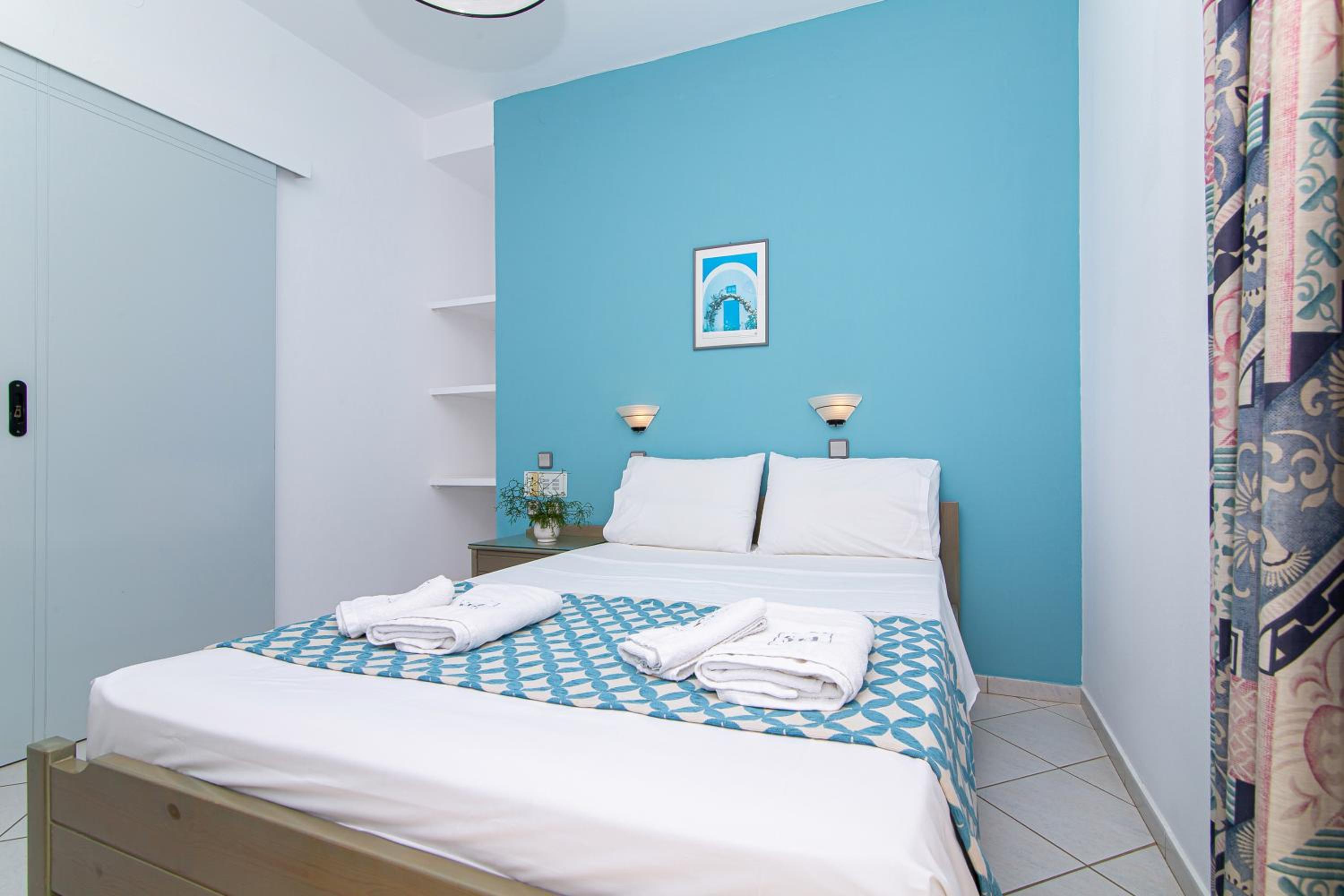 One-Bedroom Apartment (3 Adults) photo 3