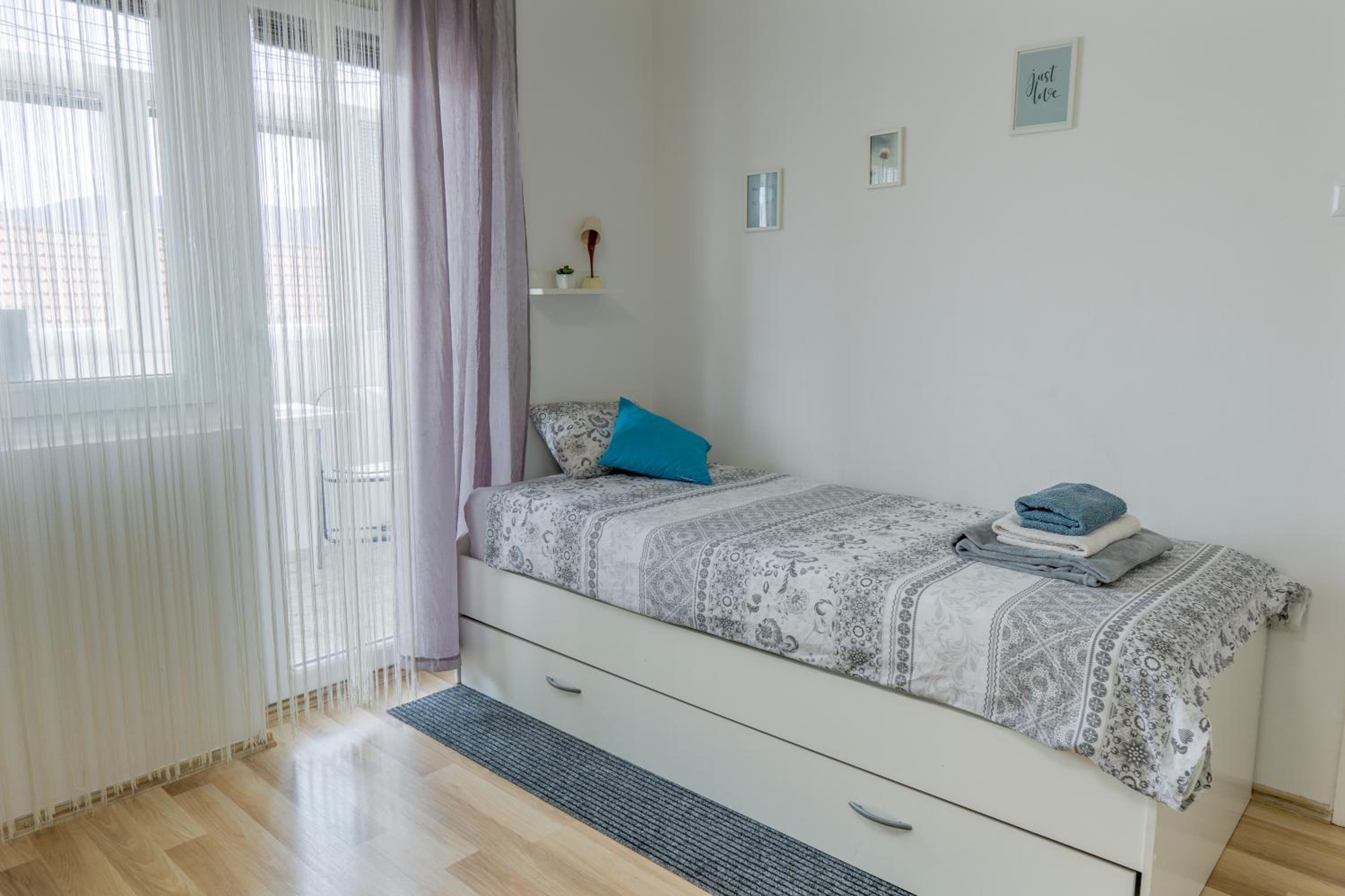 One-Bedroom Apartment - Photo 47