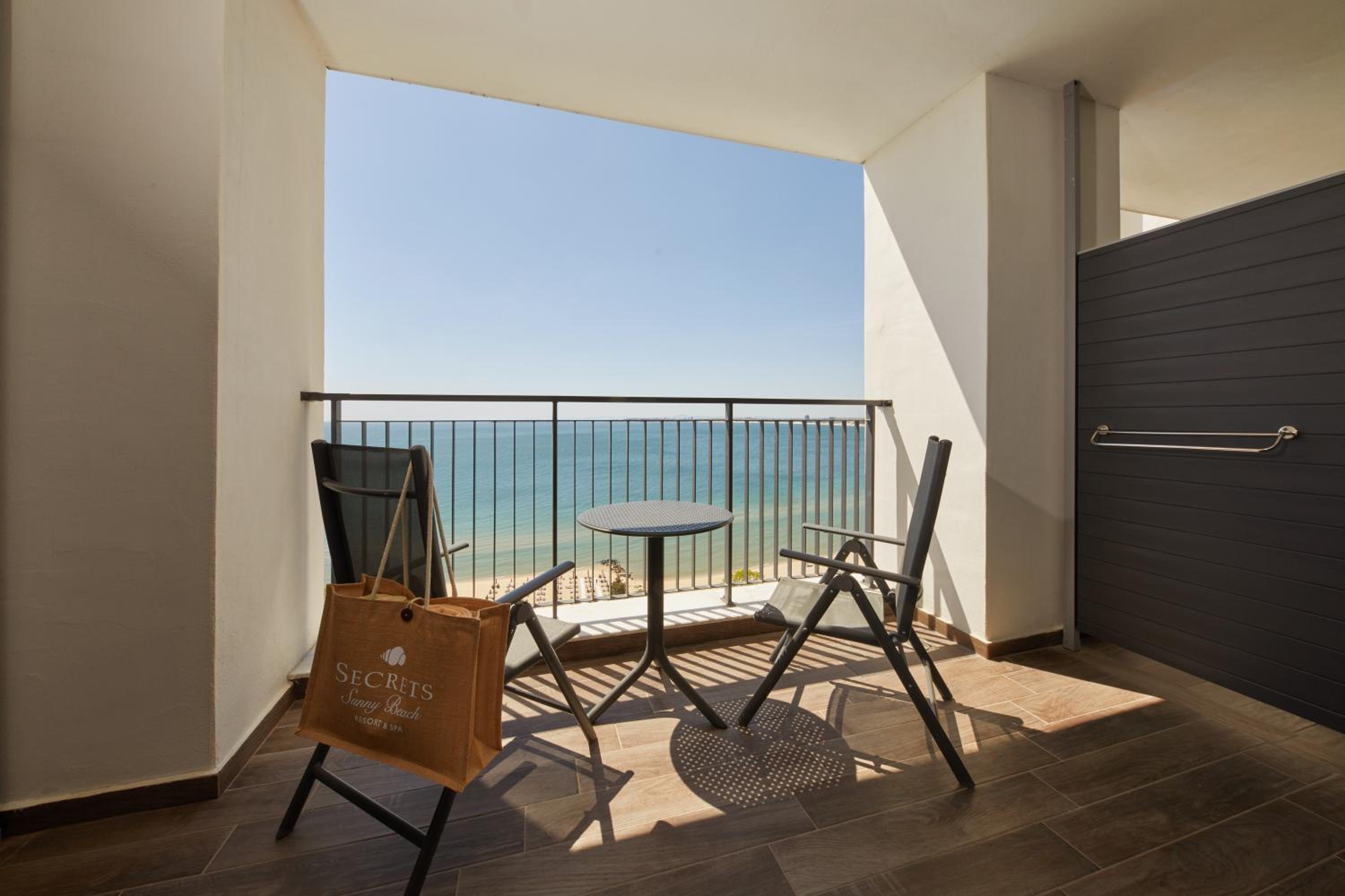 Preferred Club Junior Suite Deluxe Frontal Sea View - Photo 7
