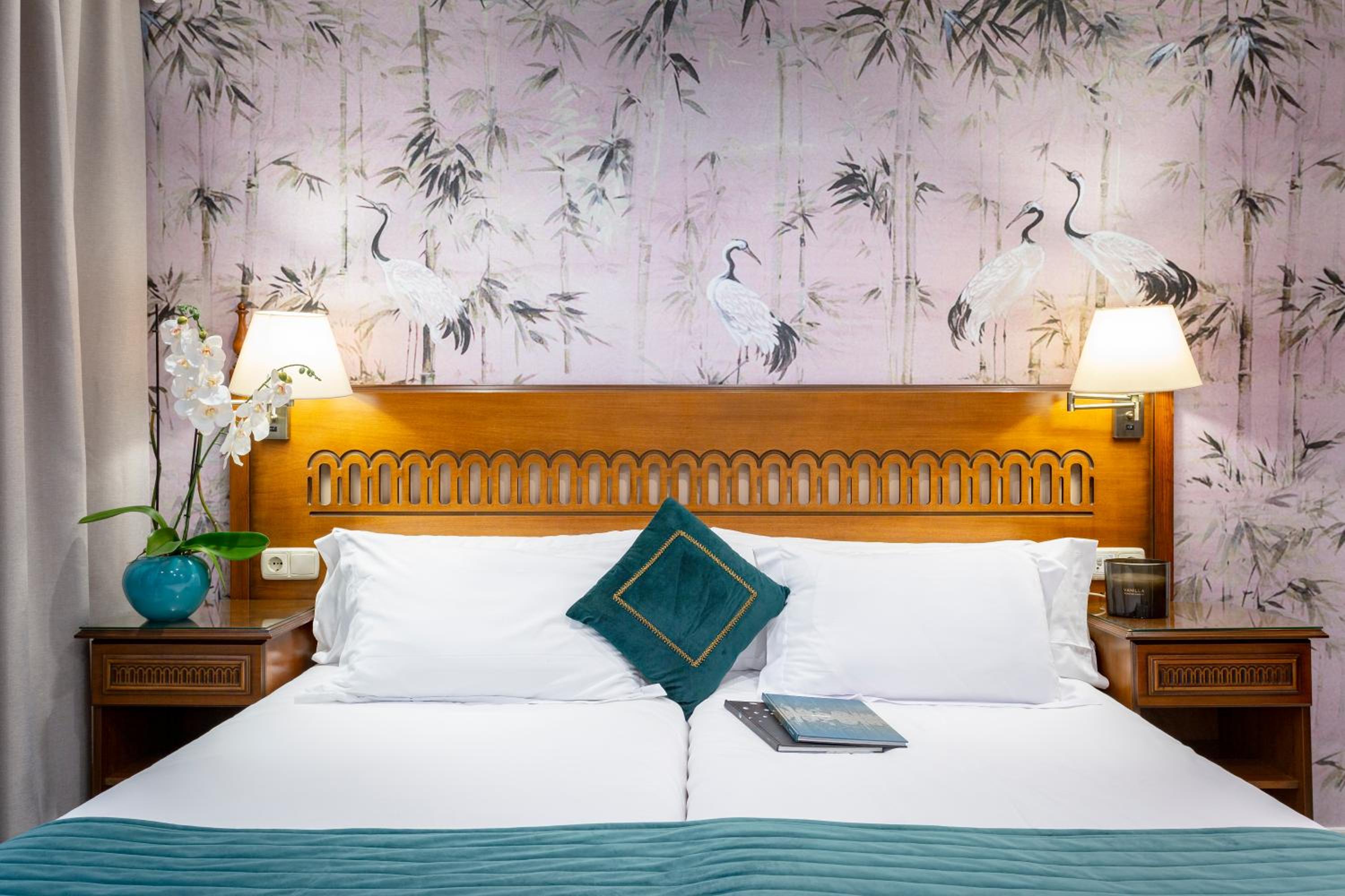 Standard Twin Room - Photo 2