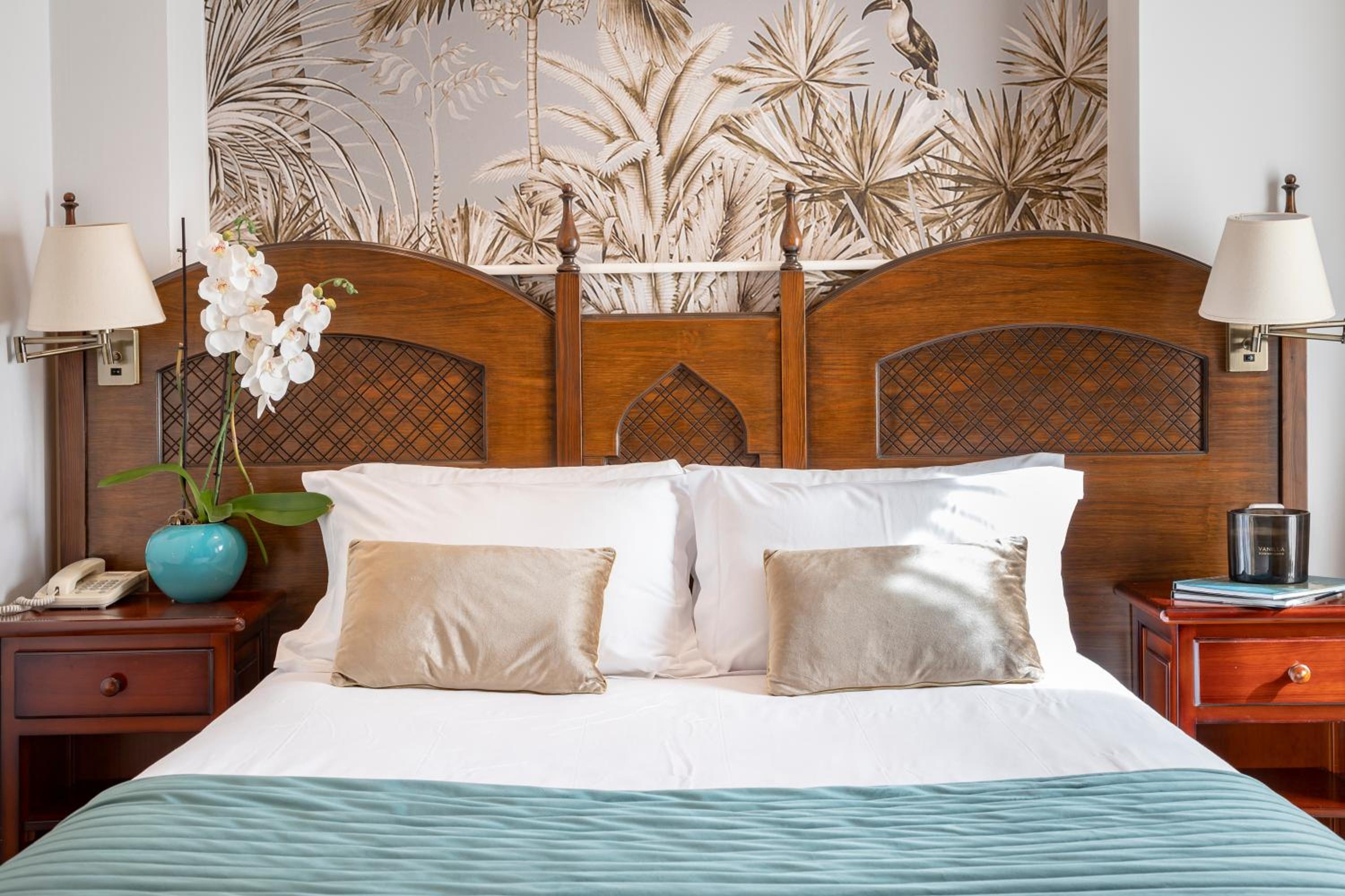 Deluxe Double or Twin Room with Spa Bath - Photo 5