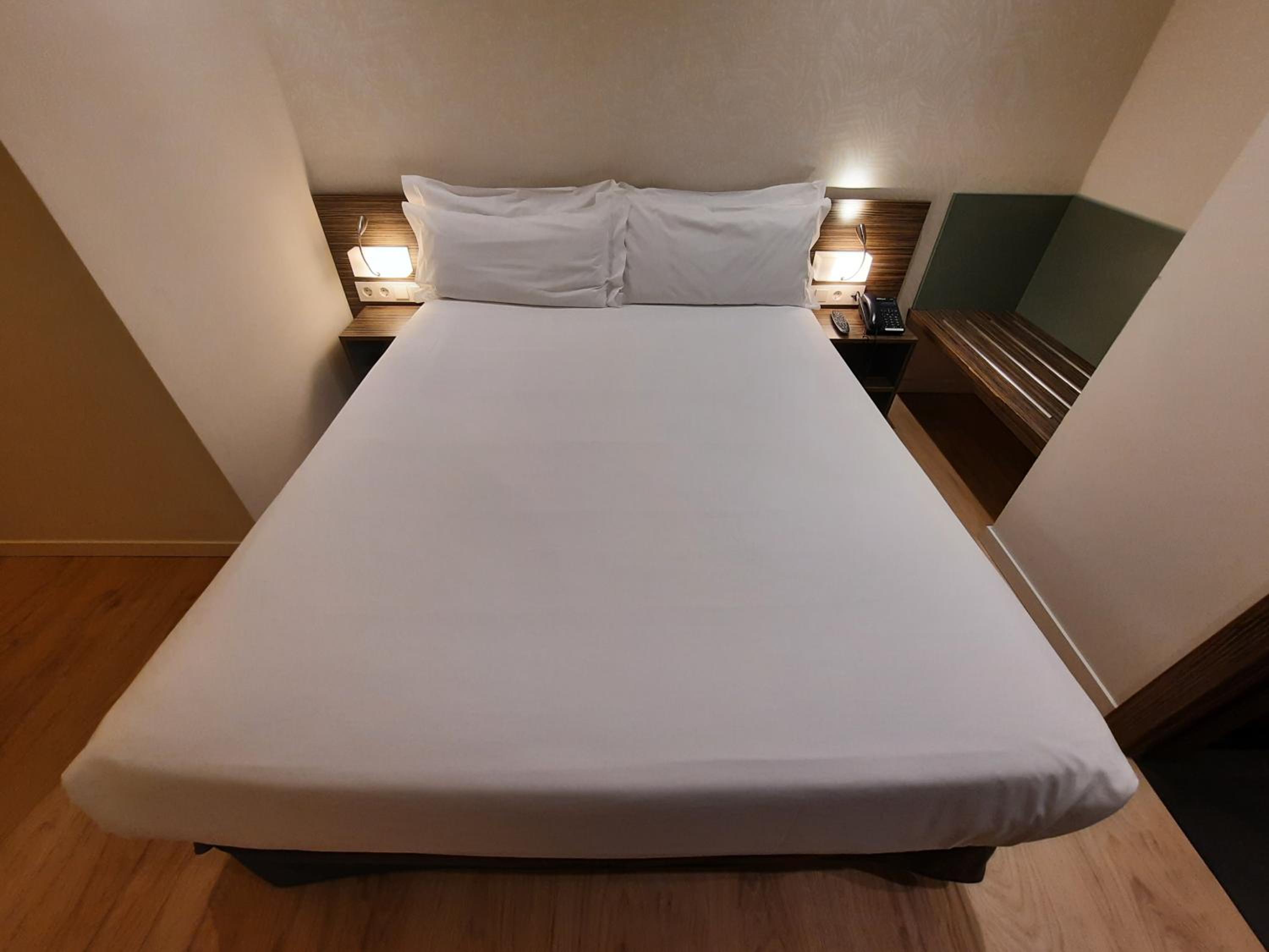 Standard Double Room photo 3
