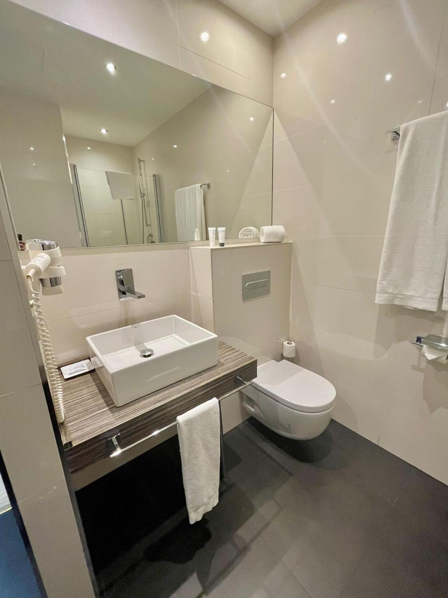 Executive Double Or Twin Room photo 3