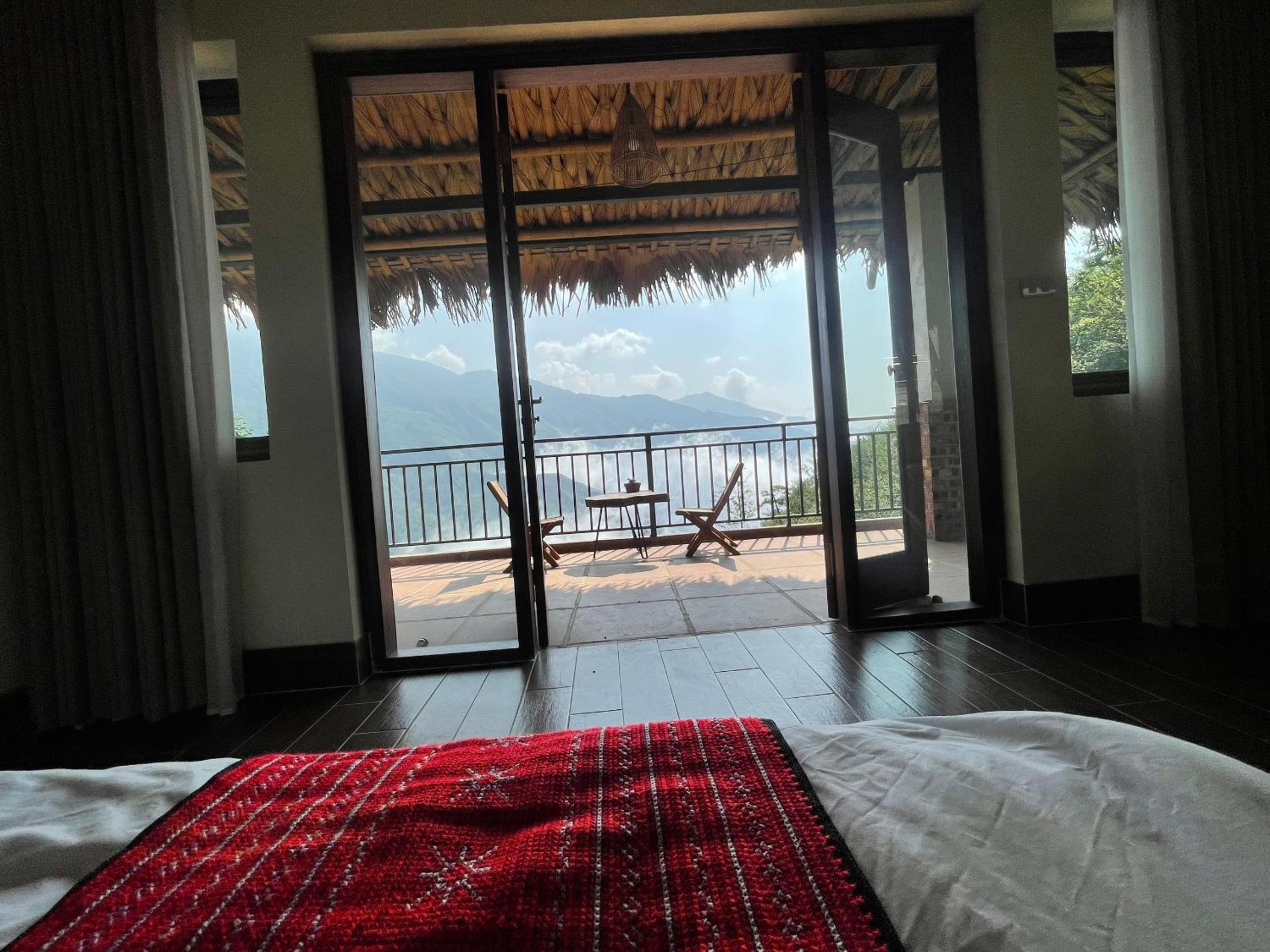 Quadruple Room with Balcony - Photo 15