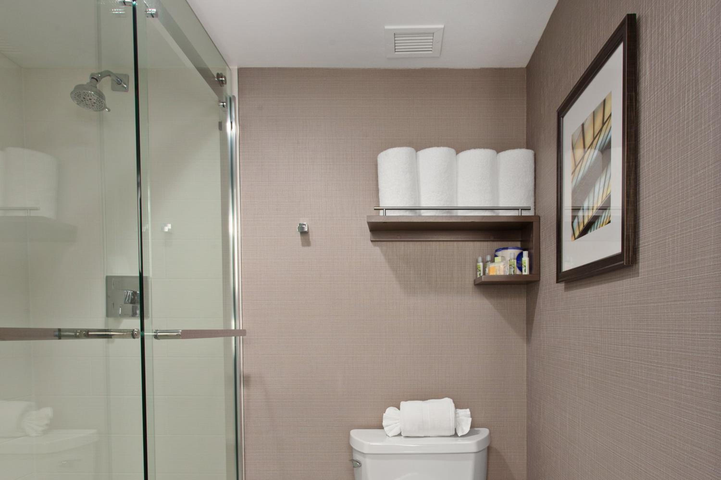 Standard King Room - Photo 4