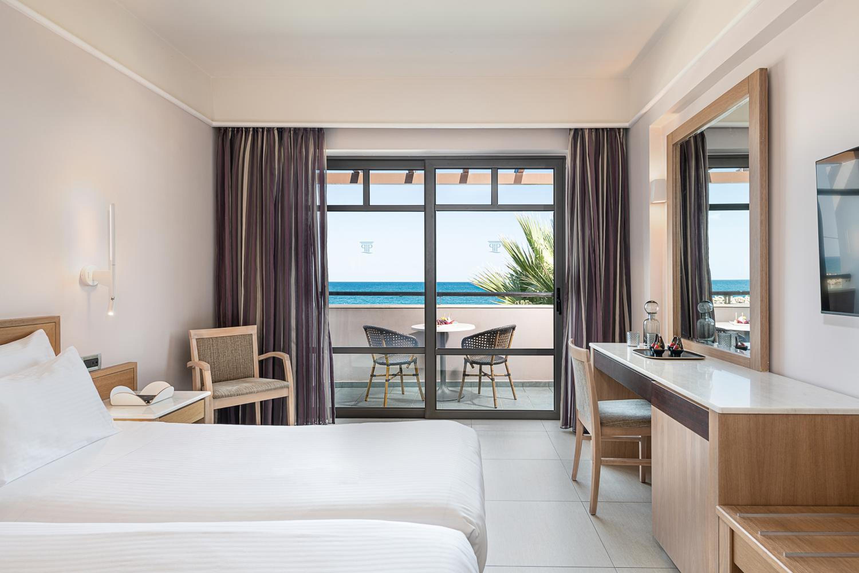 Double Room with Sea View - Photo 30
