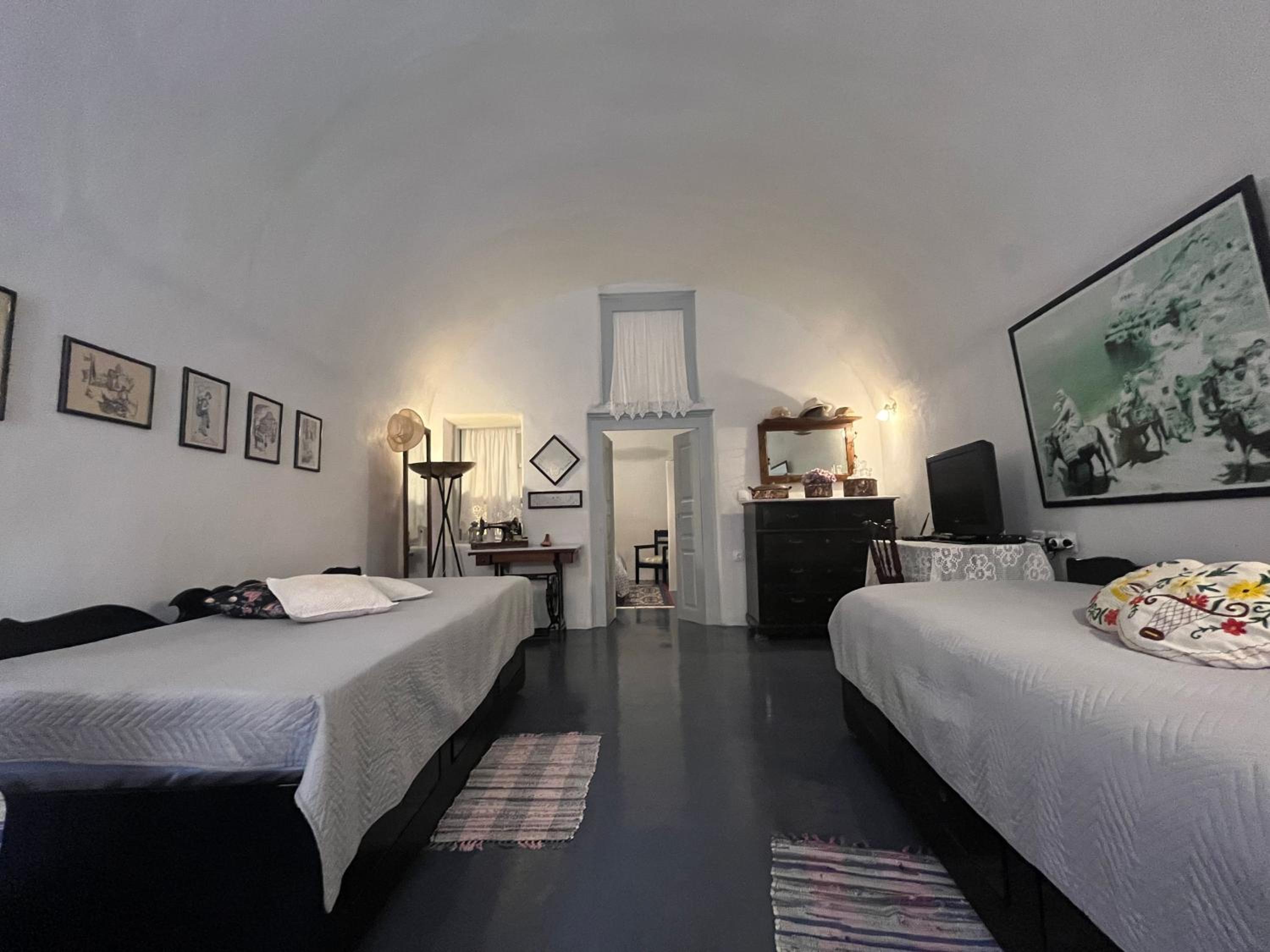 Cave Grand House