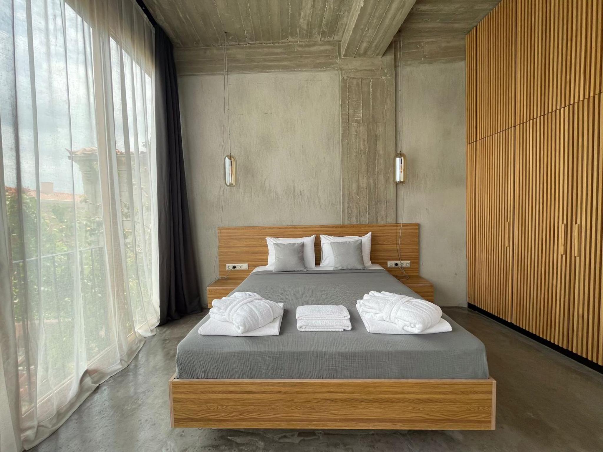Deluxe Room - Photo 7