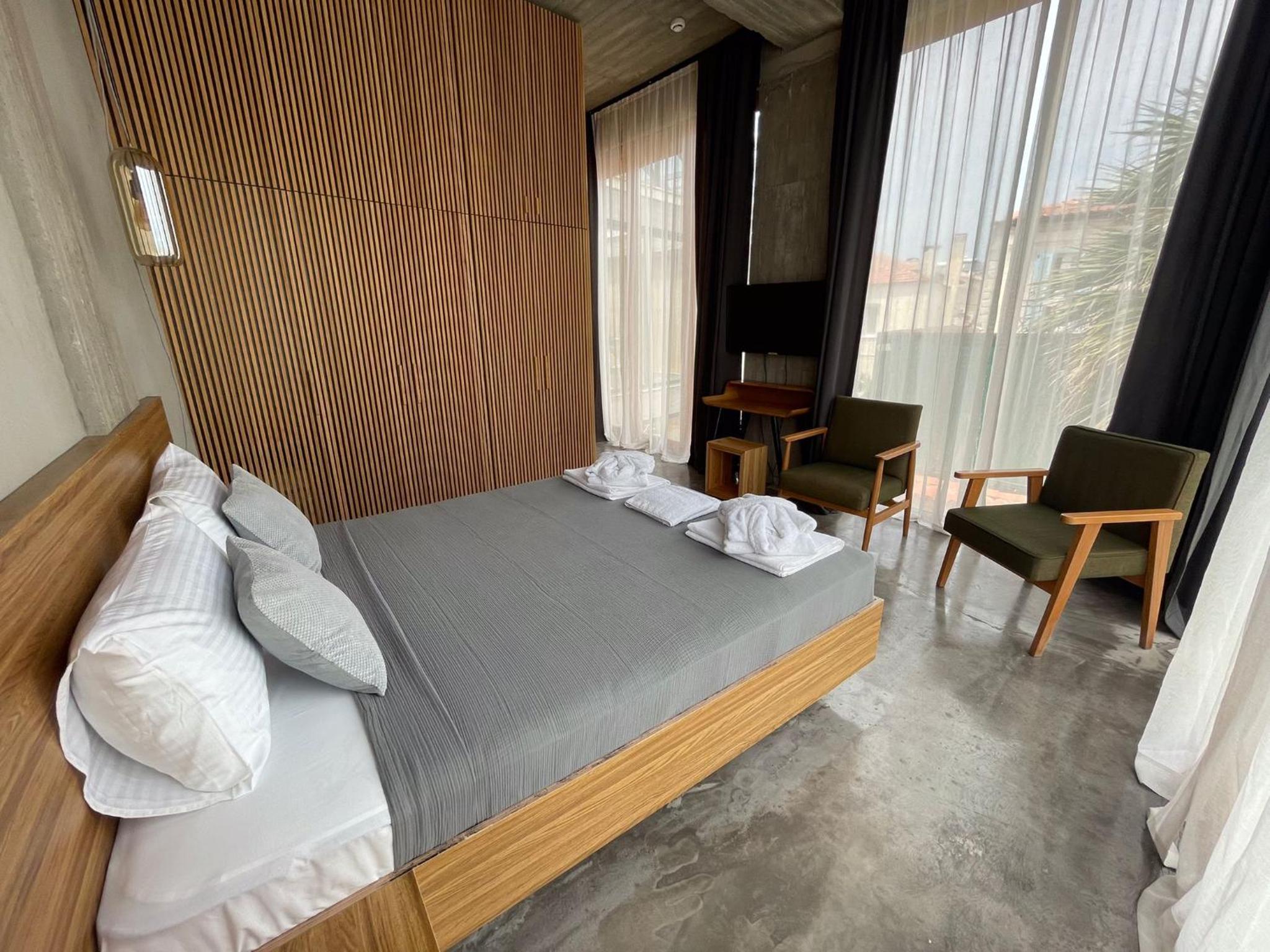 Deluxe Room - Photo 1