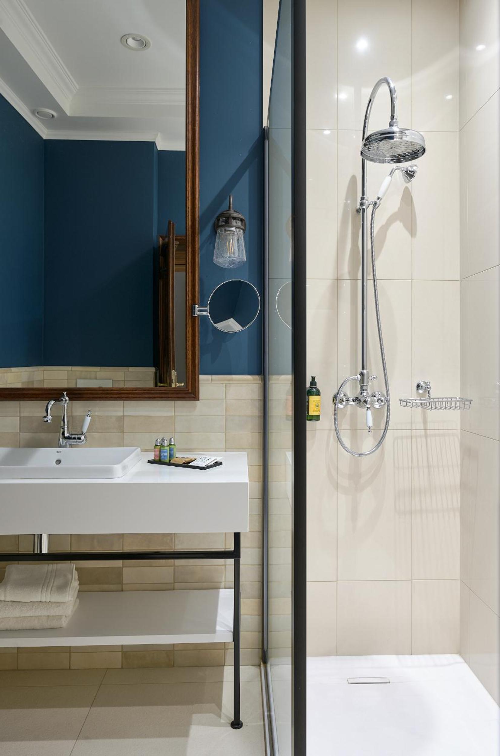 Superior Double or Twin Room - Photo 3