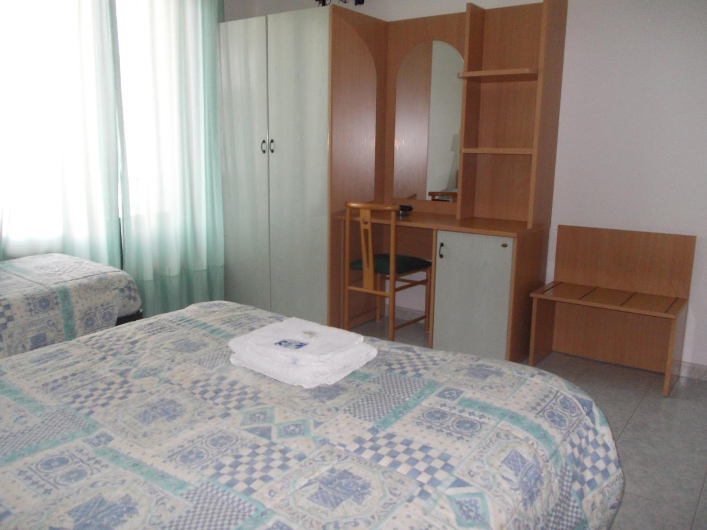 Triple Room with Private Bathroom photo 1