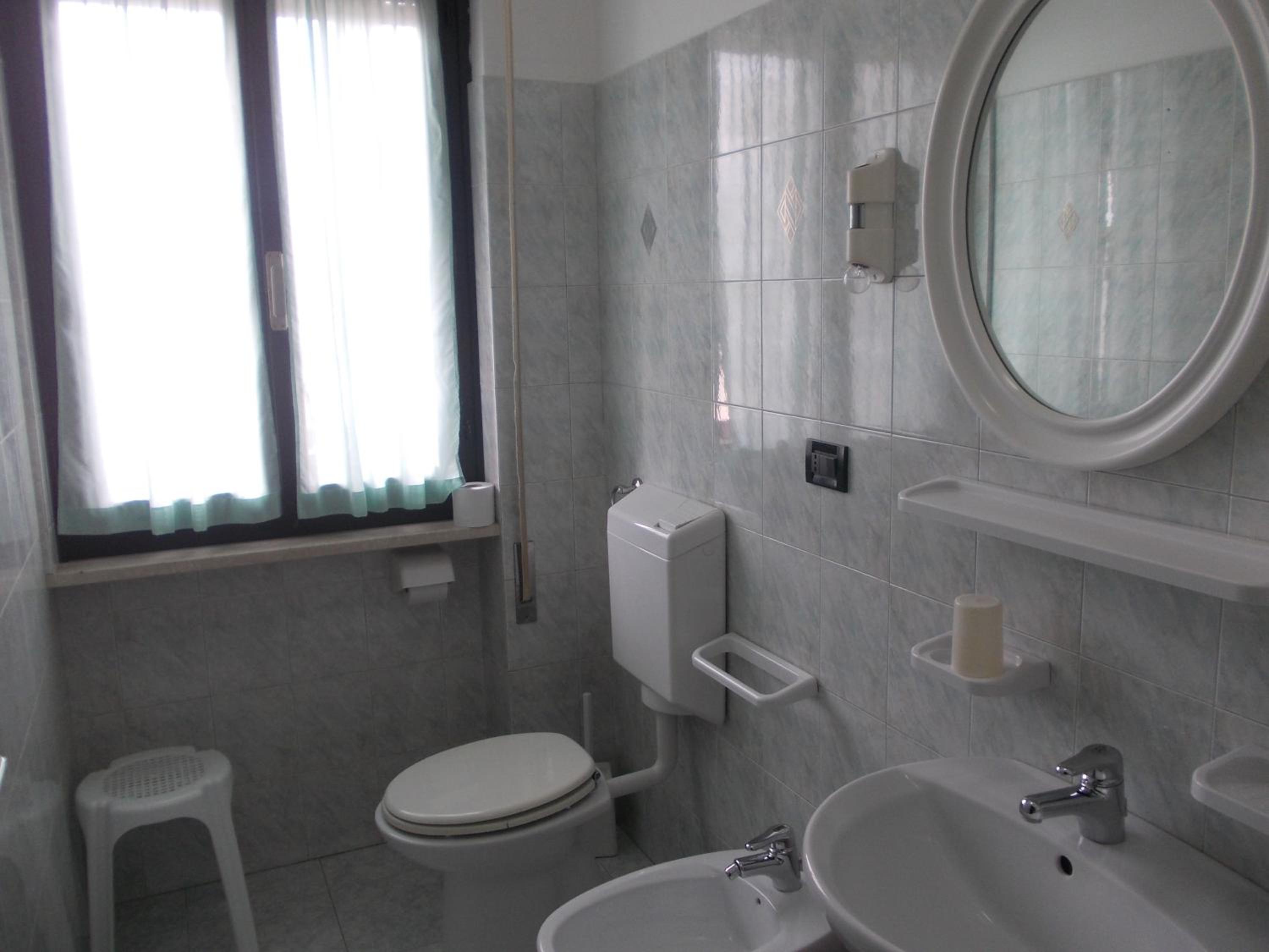 Triple Room with Private Bathroom photo 3